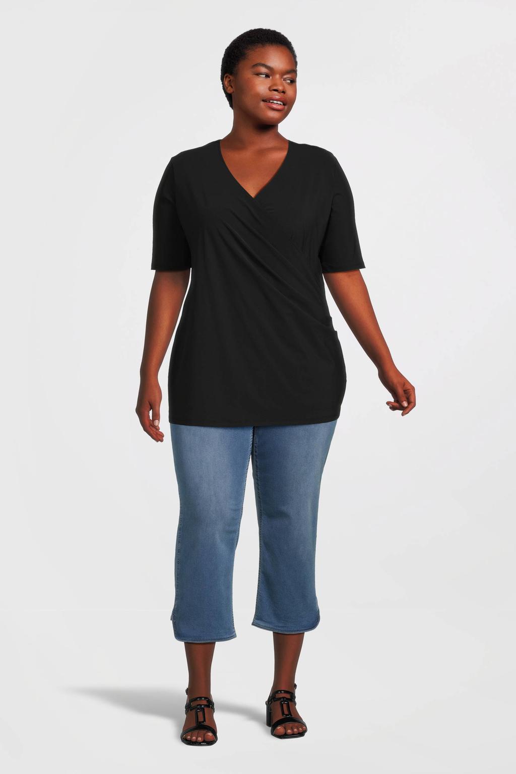 Plus Basics top van travelstof zwart