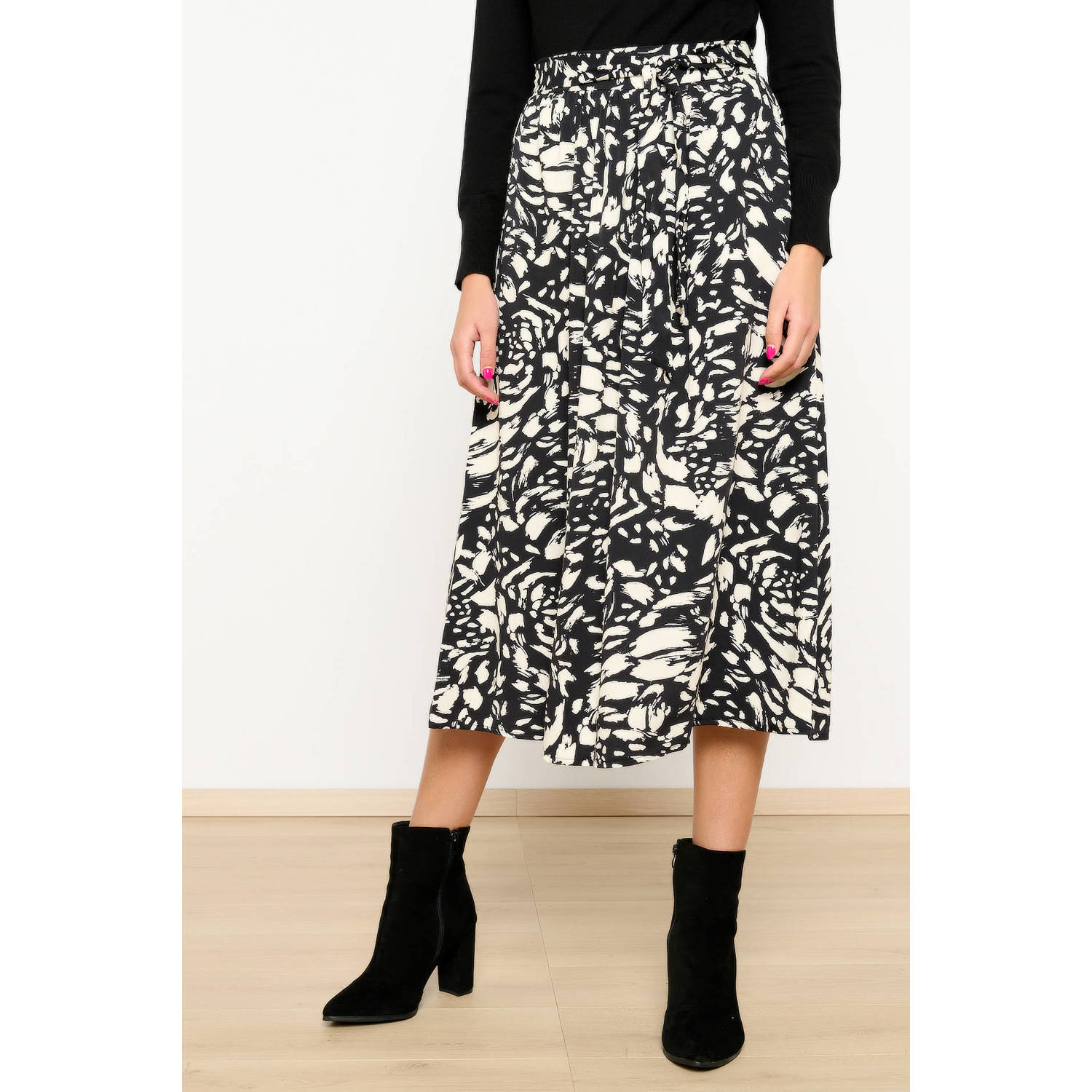 LOLALIZA midi rok met grafische print zwart