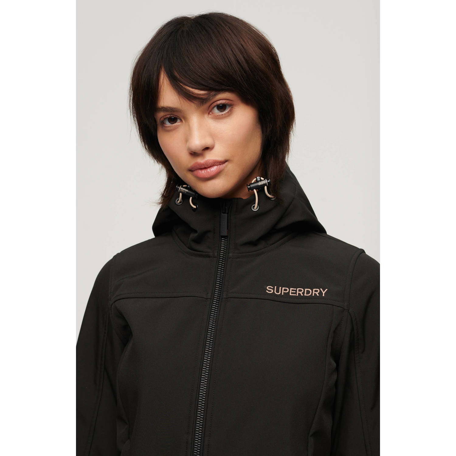 Superdry jasje HOODED SOFTSHELL JACKET zwart