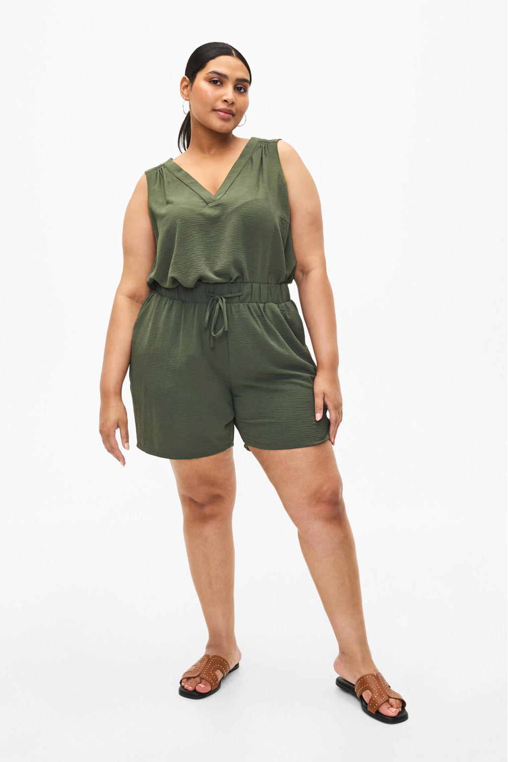 Olijfgroene dames Zizzi loose fit short van polyester met regular waist, elastische tailleband en effen