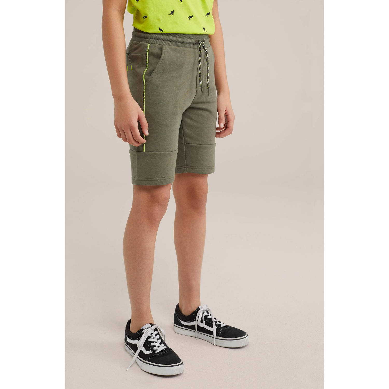 WE Fashion slim fit sweatshort kaki
