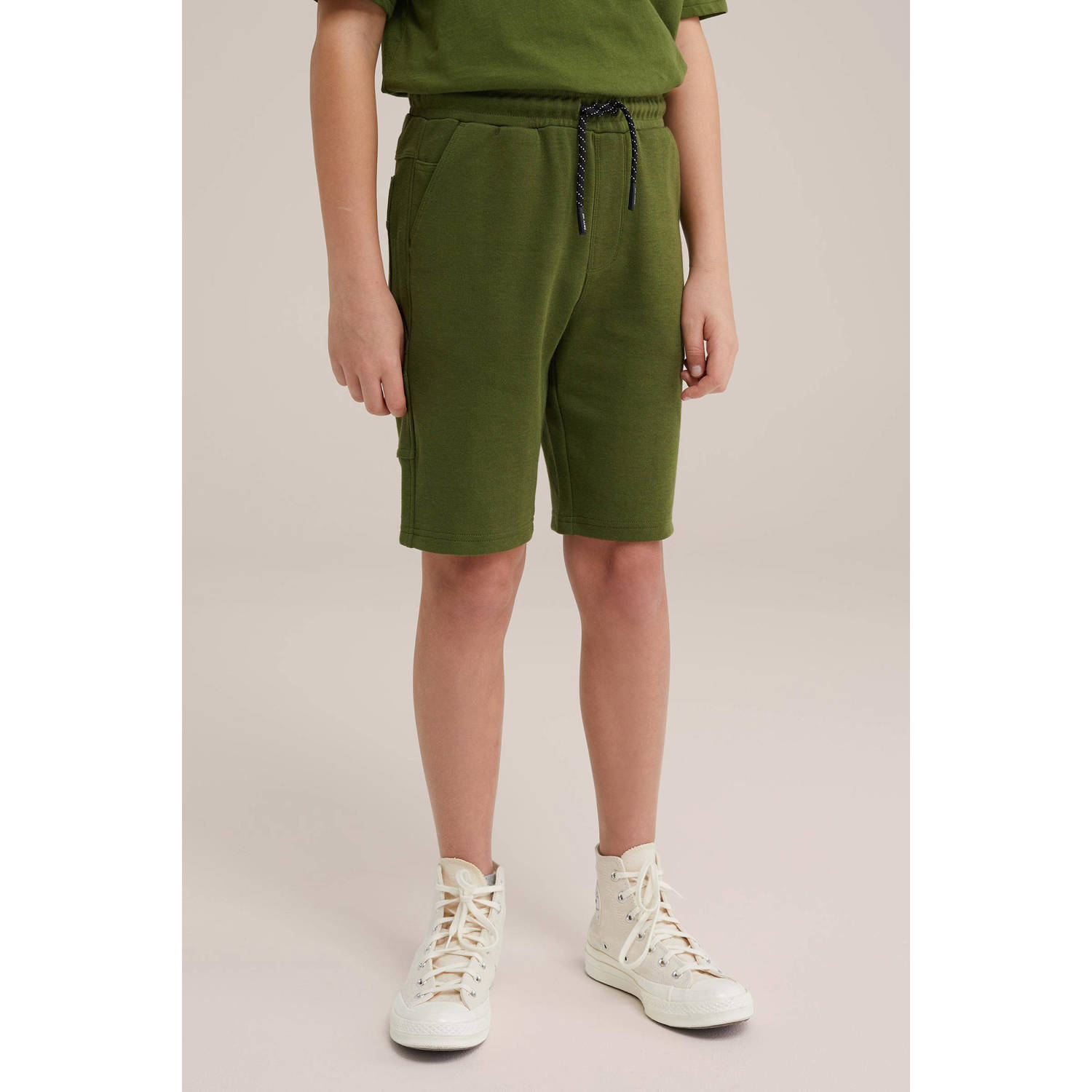 WE Fashion slim fit cargo short groen