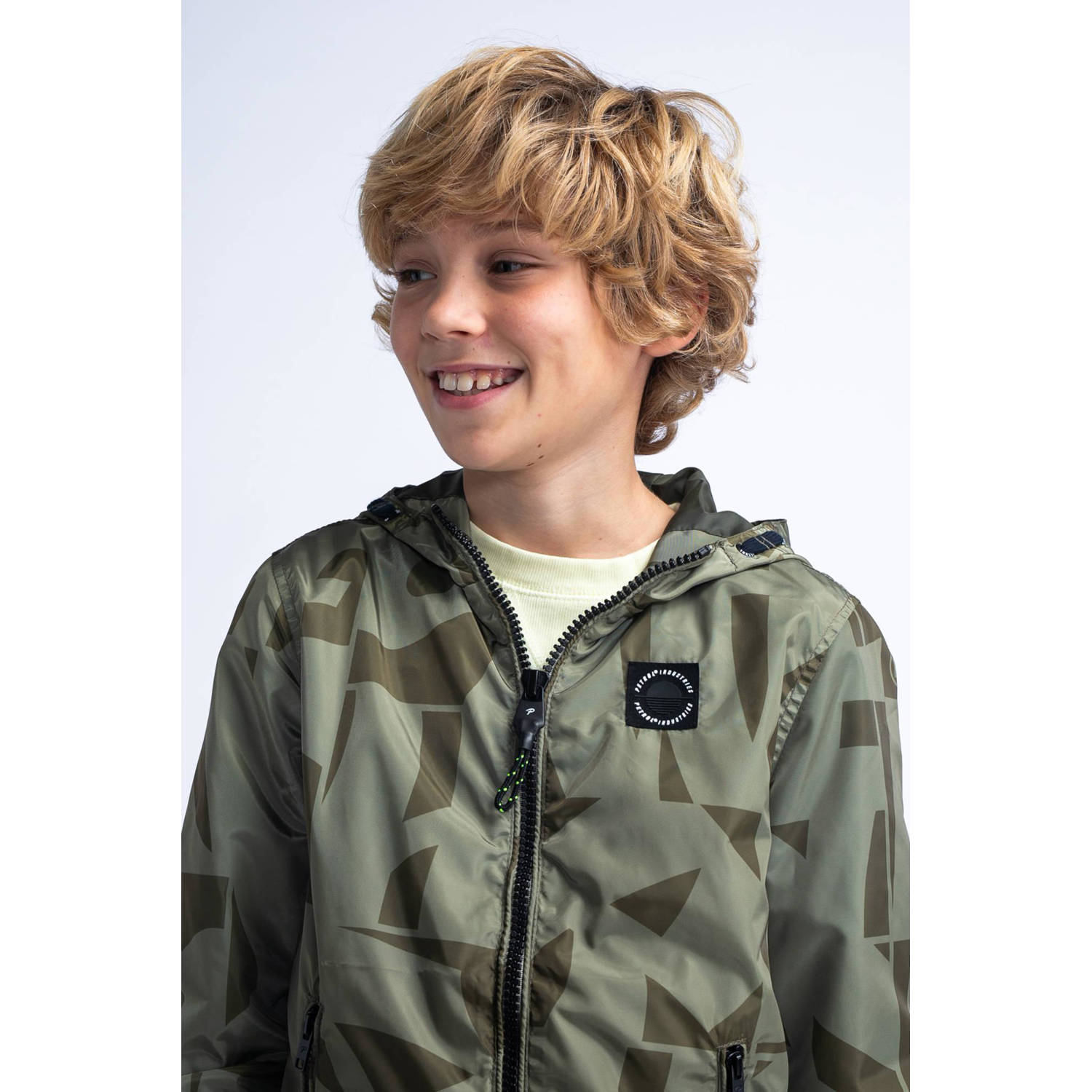 Petrol Industries zomerjas met camouflageprint groen
