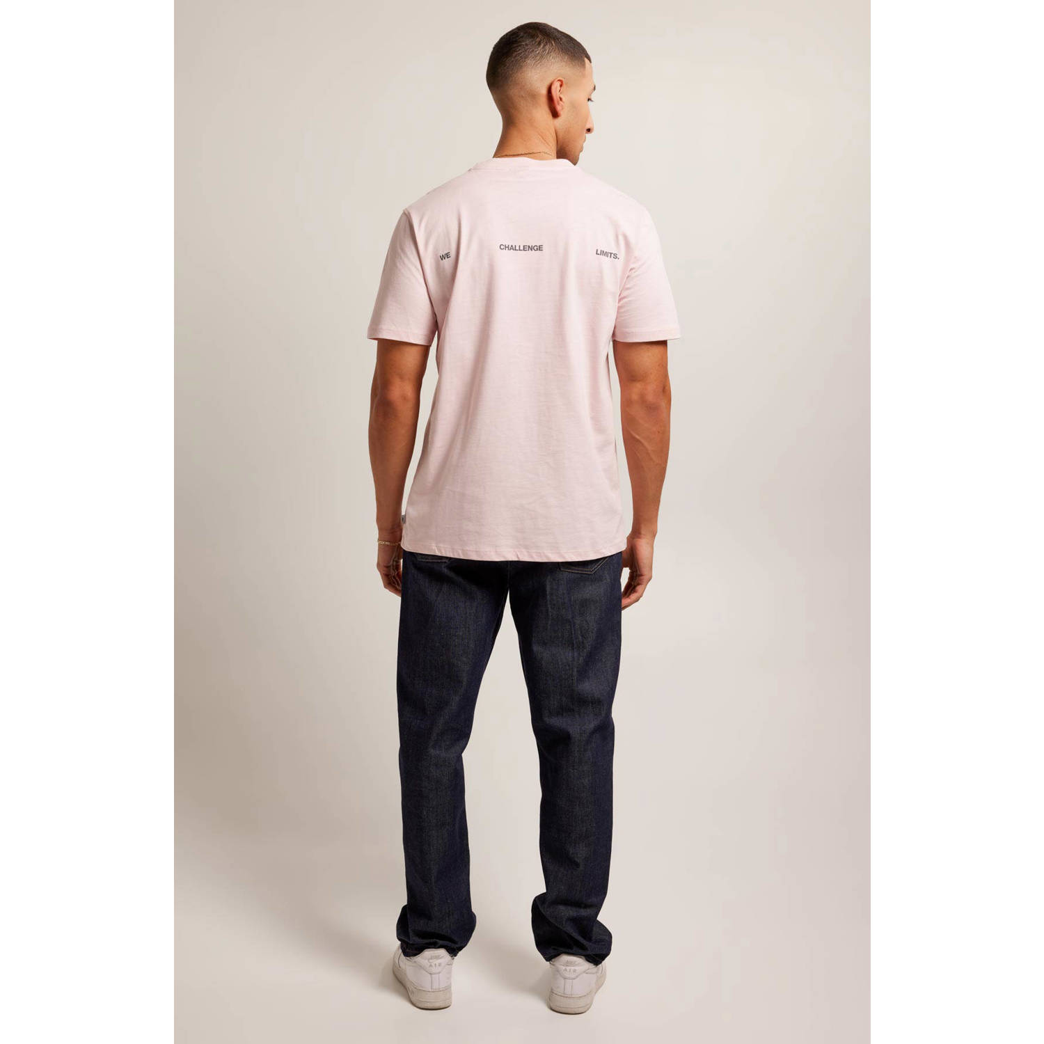 America Today regular fit T-shirt Emory met backprint light pink