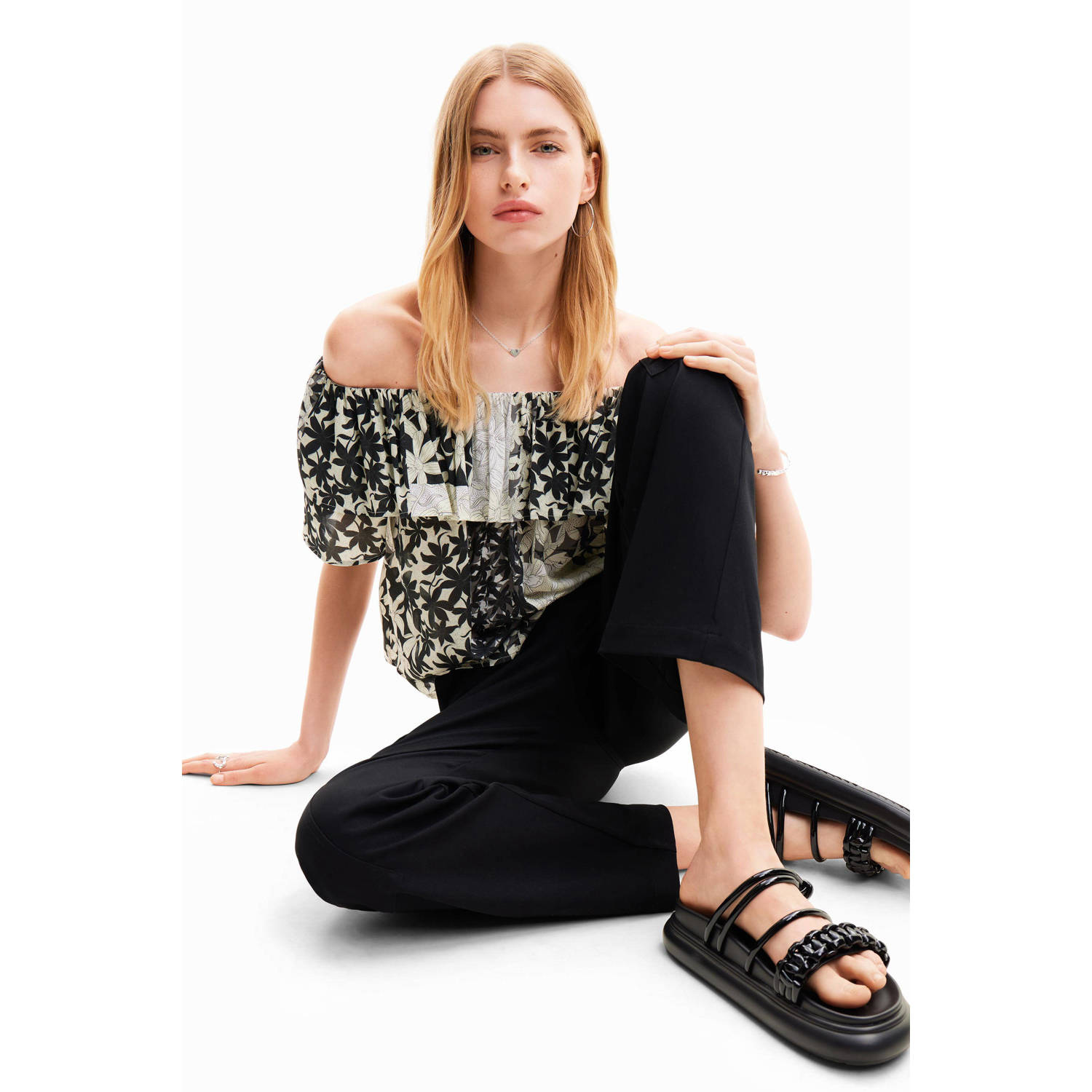 Desigual off shoulder top met all over print zwart ecru