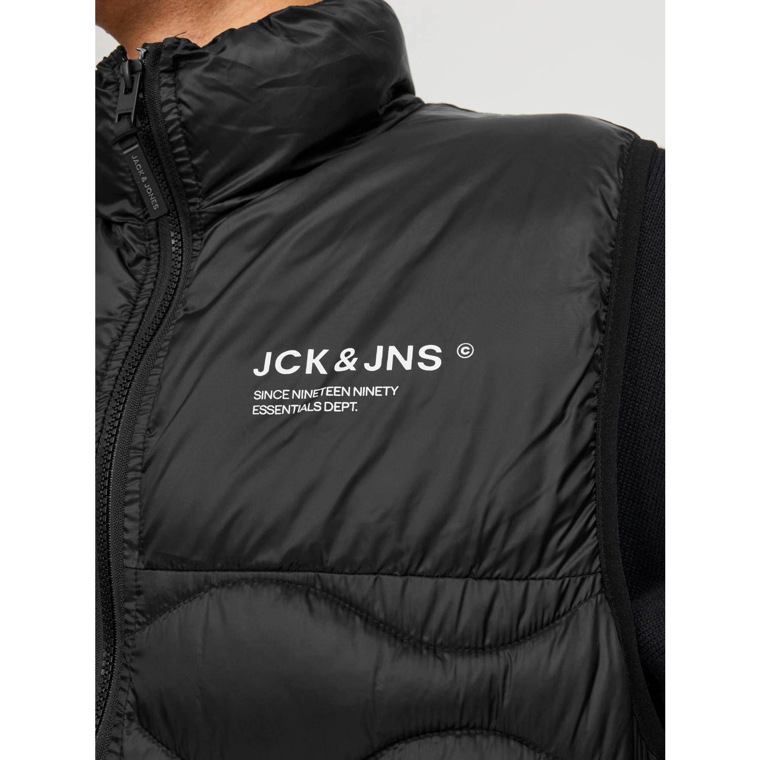 JACK & JONES ESSENTIALS bodywarmer JJENOAH met logo zwart