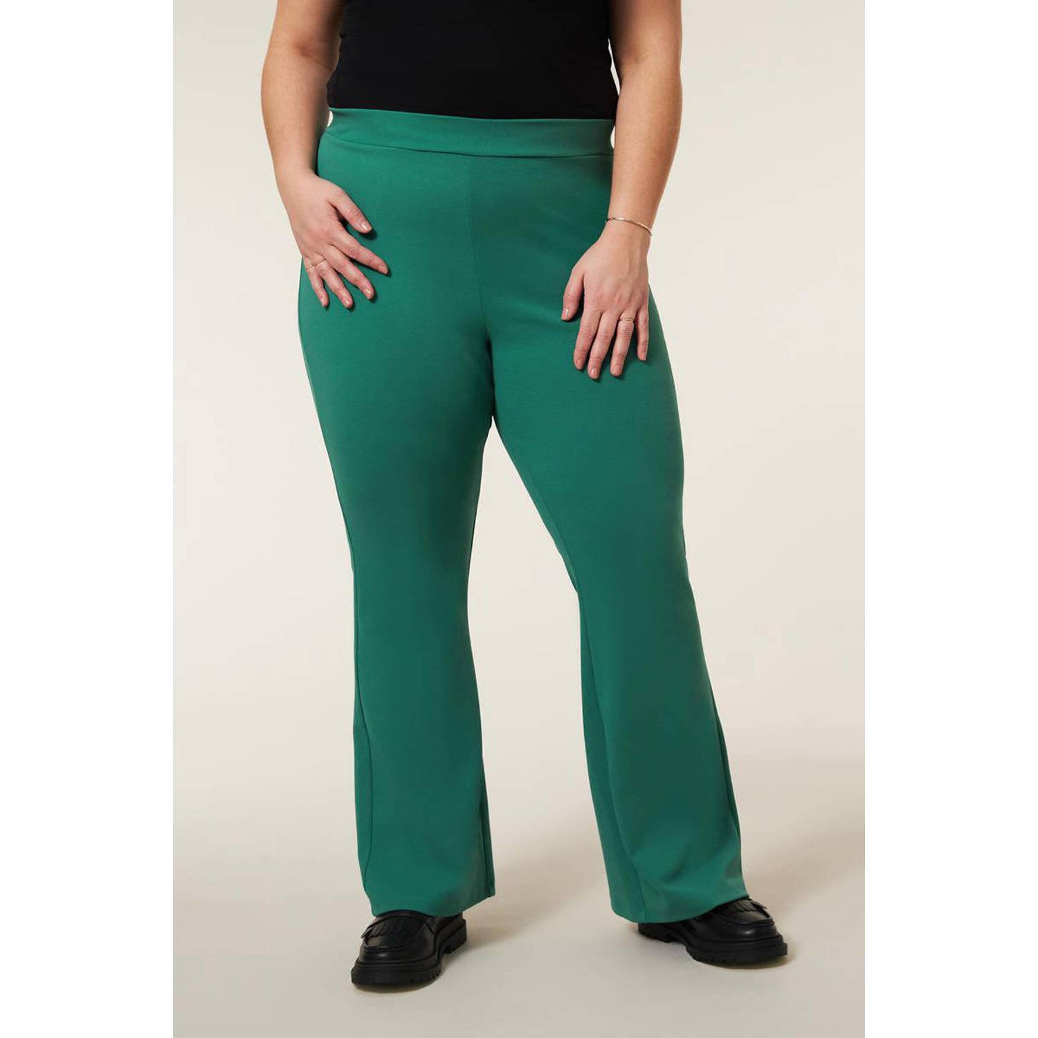 Miss Etam Plus flared broek Mara AW groen