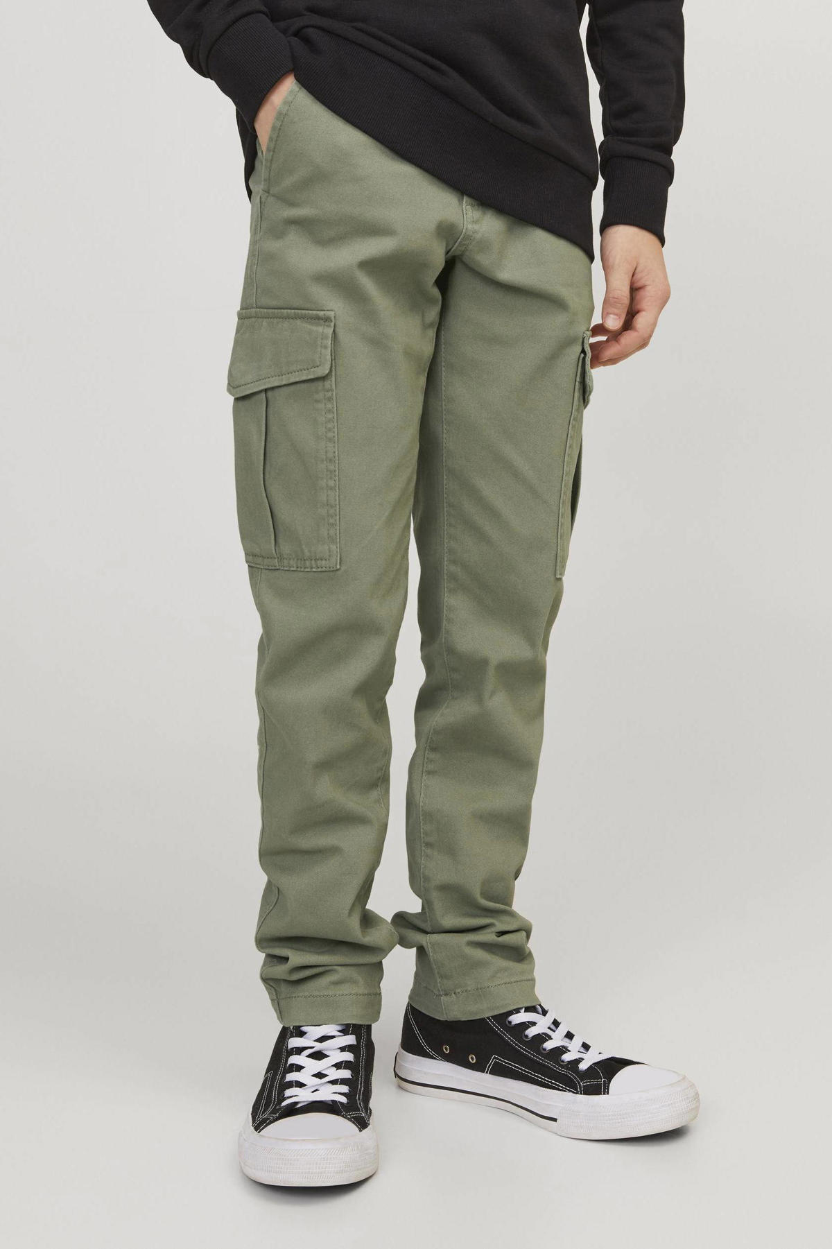 Pantalones Cargo Para Niños Jack & Jones Junior - Color Verde Oliva Polvo - 98% Algodón, 2% Elastano - Cremallera Y Bolsillos Tipo Cargo