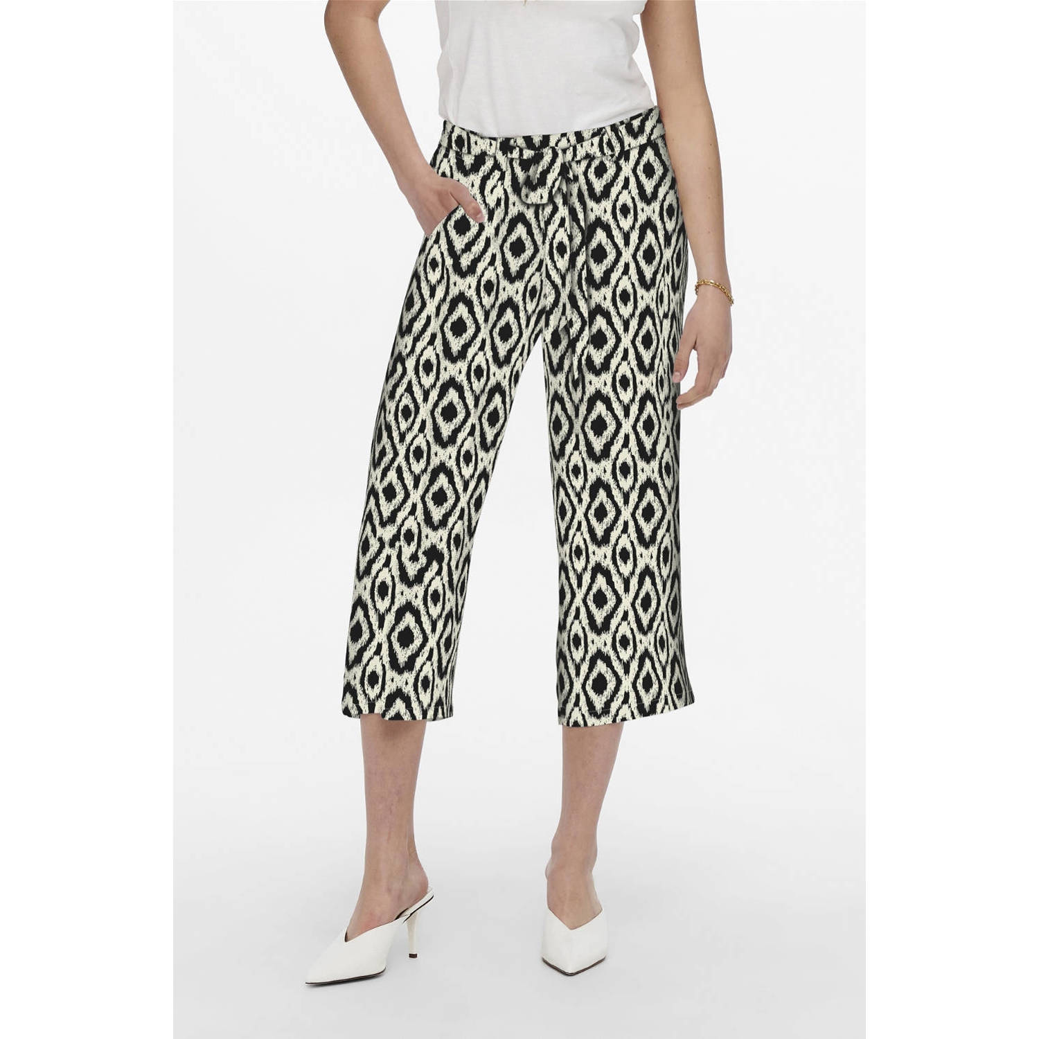 ONLY cropped regular fit broek ONLNOVA met all over print zwart crème