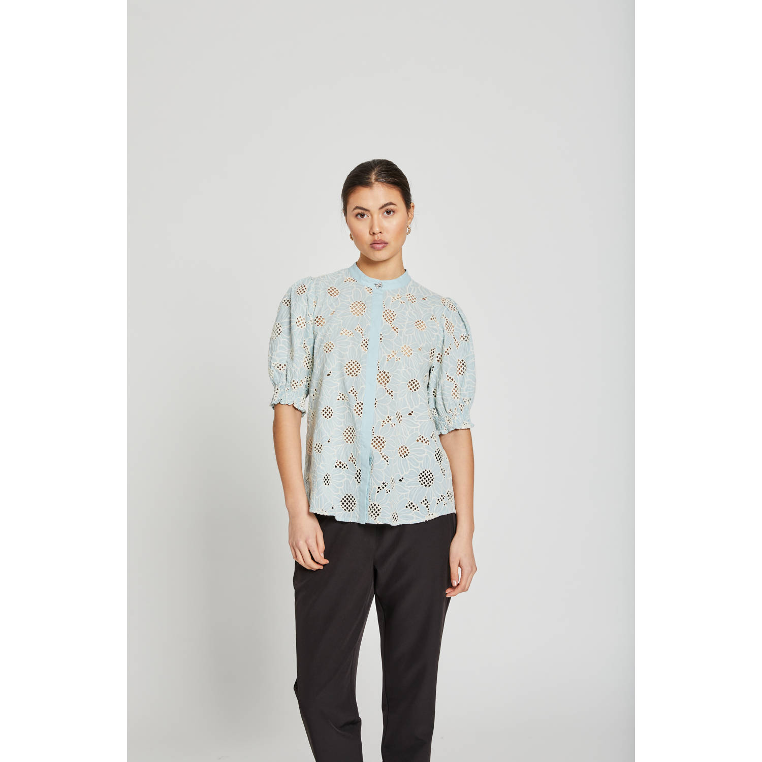 Bruuns Bazaar gebloemde blouse lichtblauw ecru