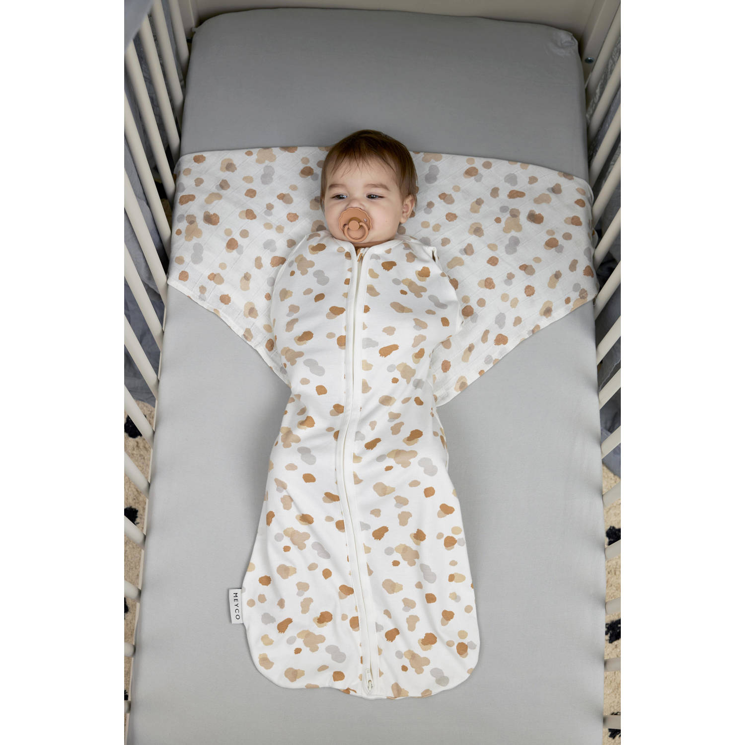 Meyco Stains cocoon inbakerslaapzak sand 70cm
