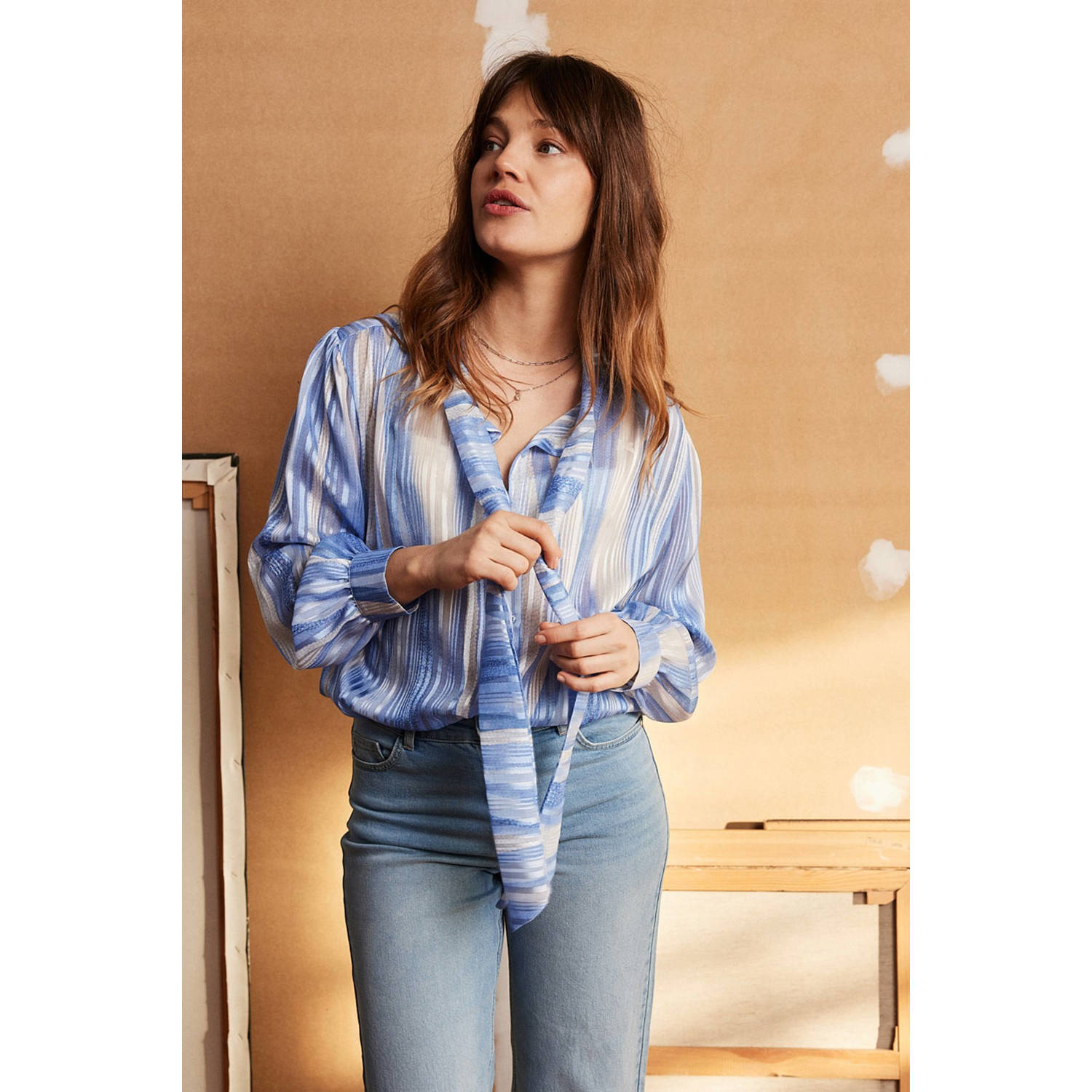 LOLALIZA gestreepte blouse lichtblauw ecru