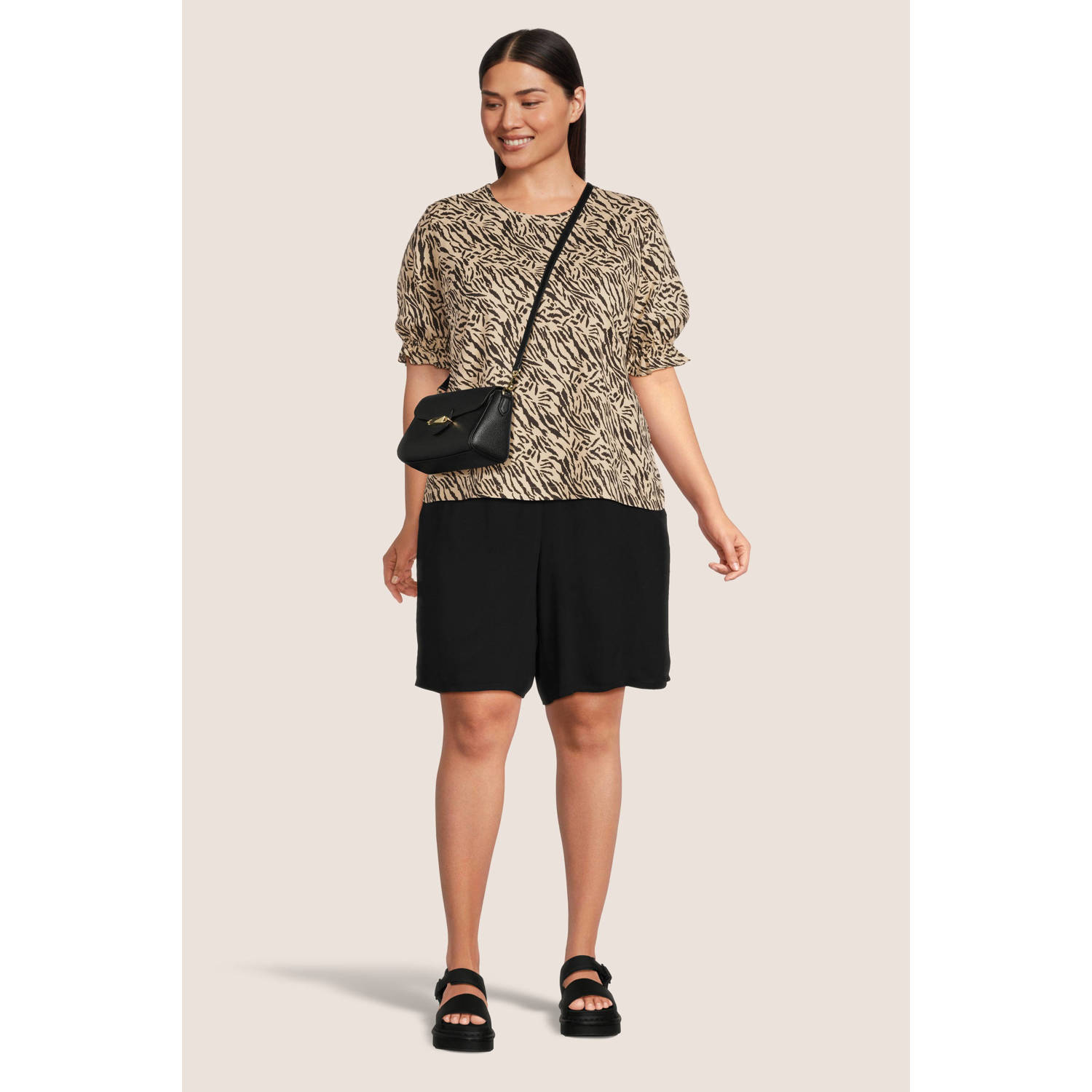PIECES Curve top