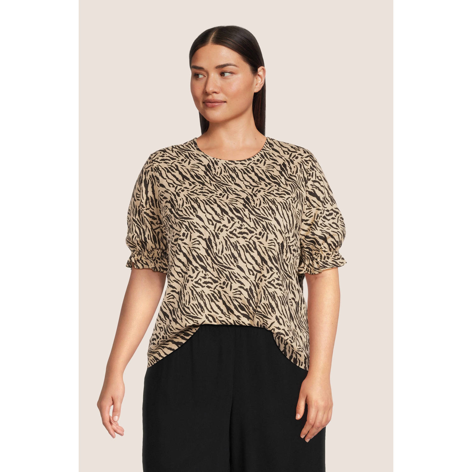 PIECES Curve top
