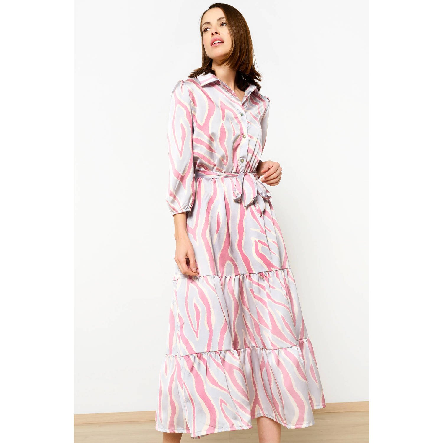 LOLALIZA jurk met all over print en ruches lichtblauw roze