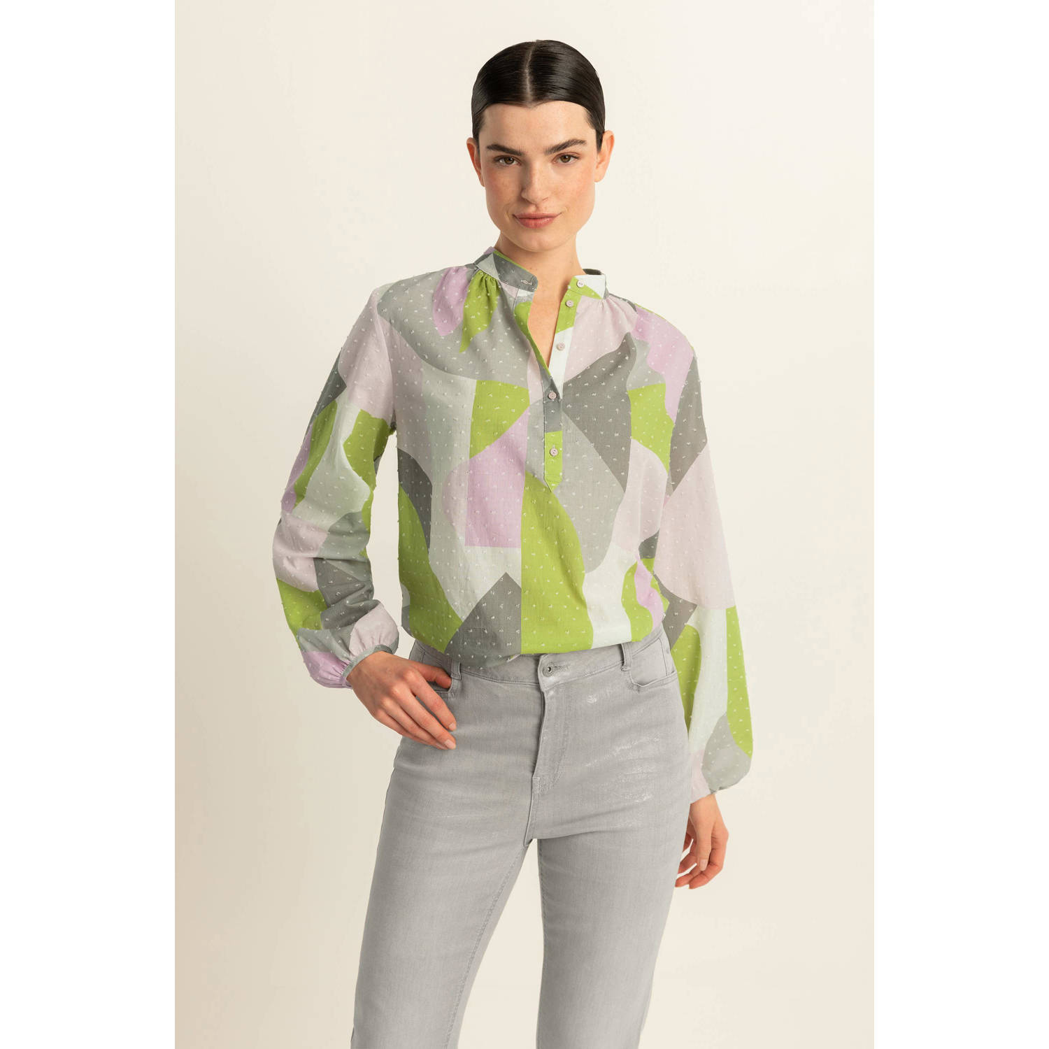 Expresso blousetop met all over print en textuur grijs limegroen roze
