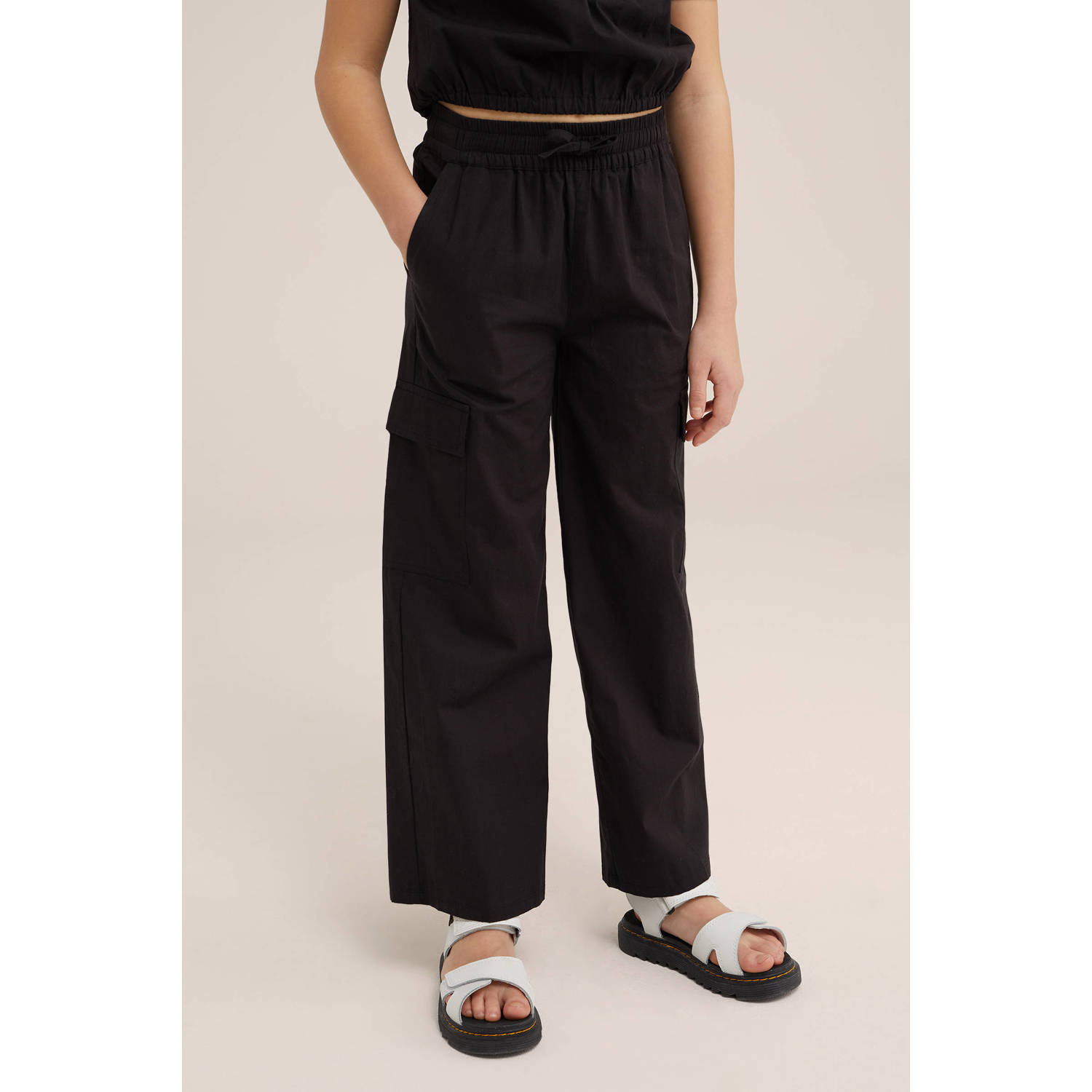 WE Fashion Blue Ridge wide leg cargobroek zwart Meisjes Katoen Effen 134