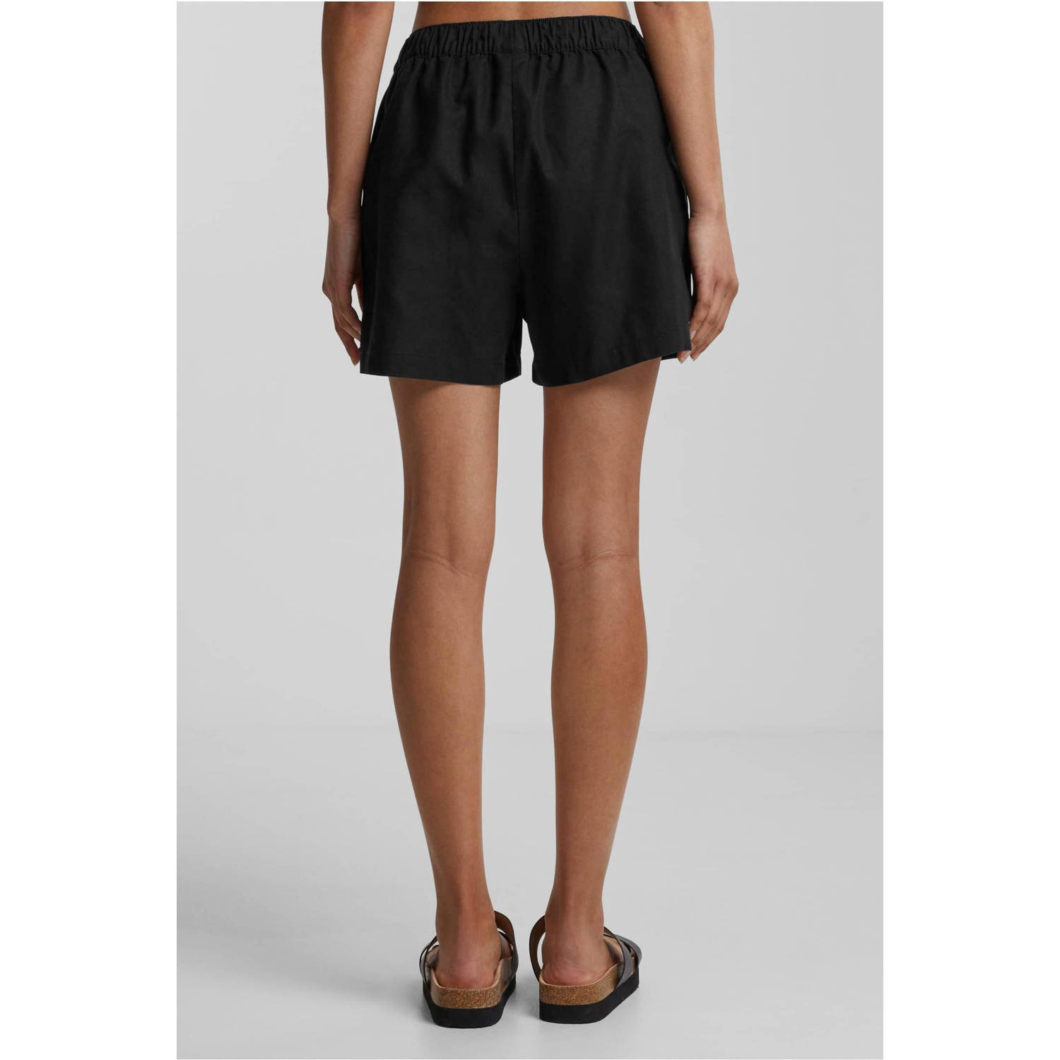 Urban Classics Curvy loose fit short zwart