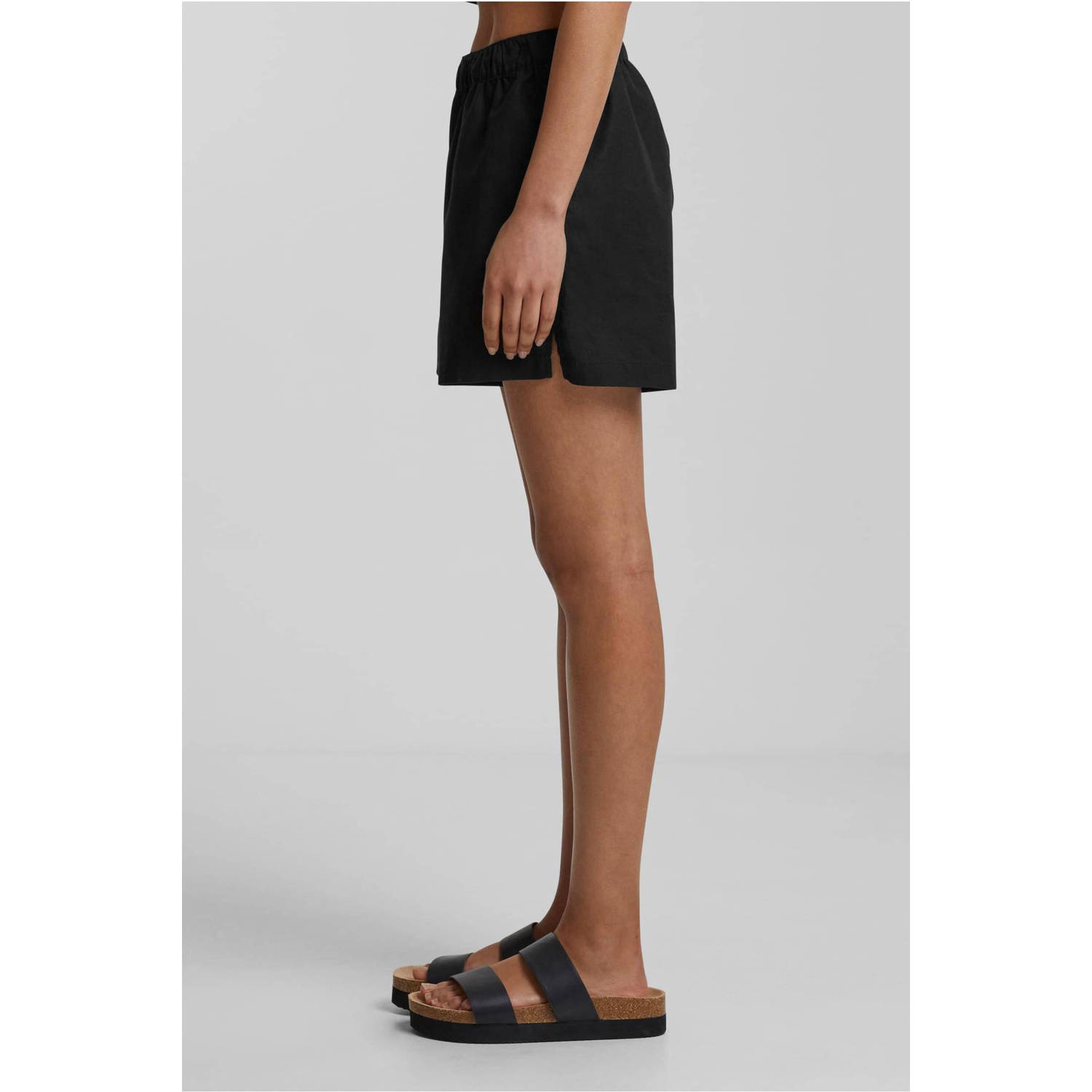 Urban Classics Curvy loose fit short zwart