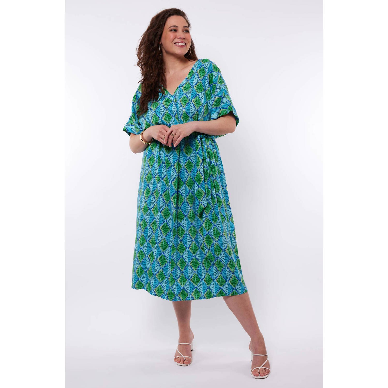 Exxcellent jurk met all over print en ceintuur met open rug blauw groen