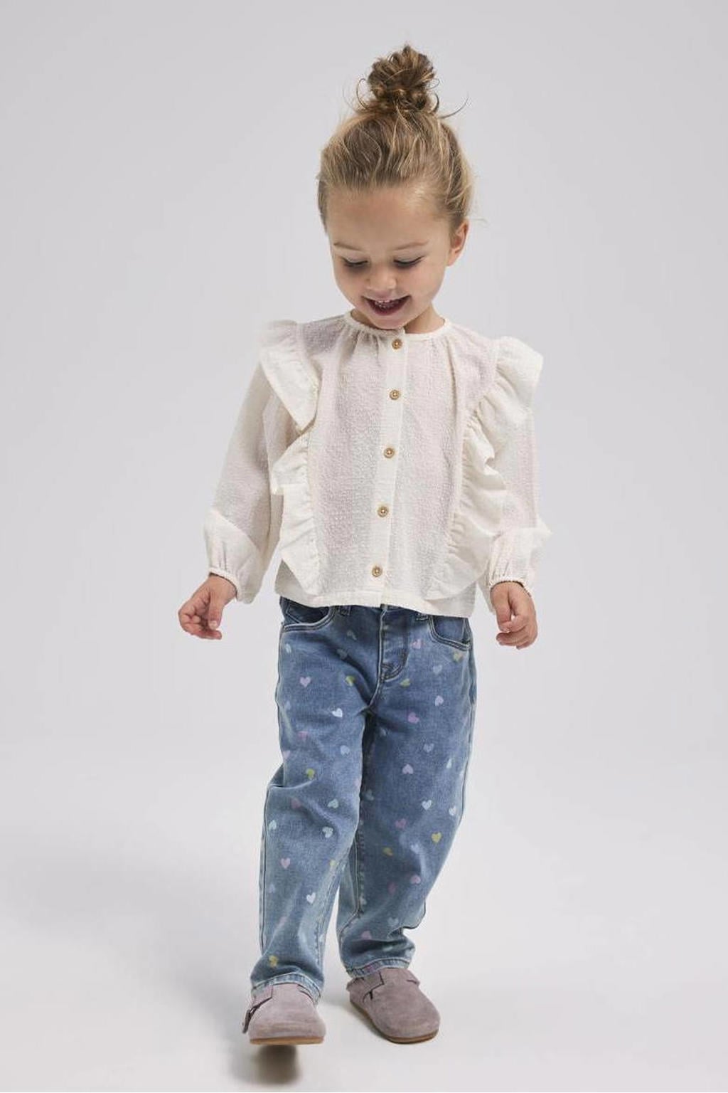 Medium blue denim meisjes NAME IT MINI mom jeans van denim met regular waist, rits- en drukknoopsluiting en hartjesprint