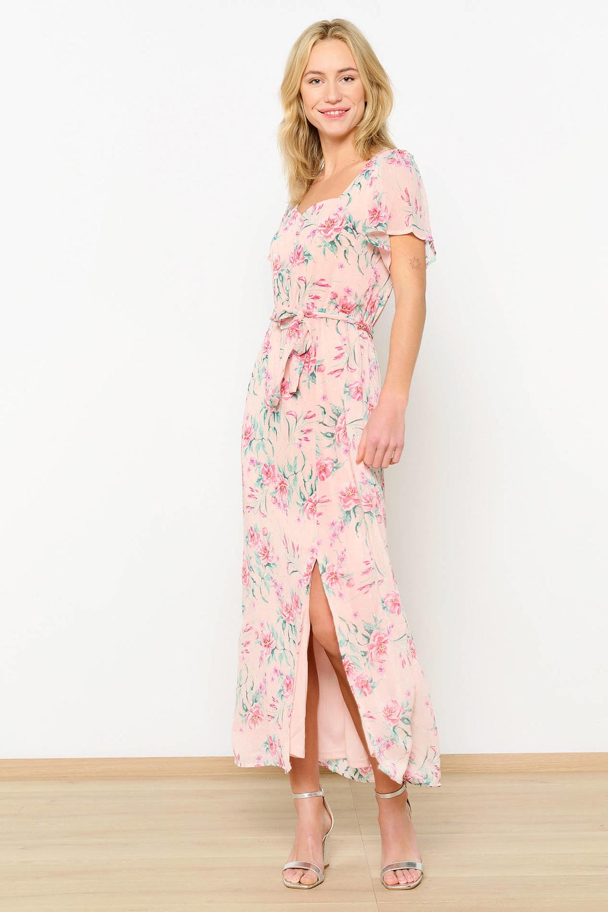 Jurken Dames Jurk Zalmroze LOLALIZA Gebloemde Maxi Jurk Wehkamp