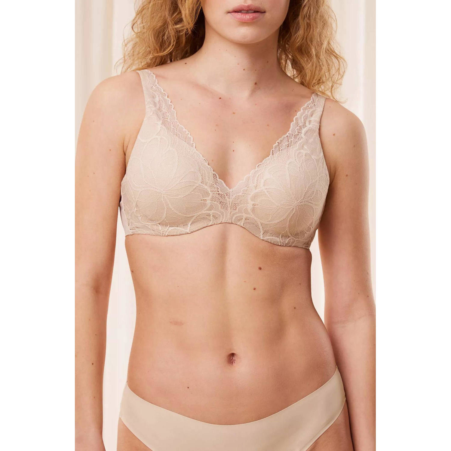 Triumph voorgevormde beugelbh Body Make-up Illusion lichtbeige