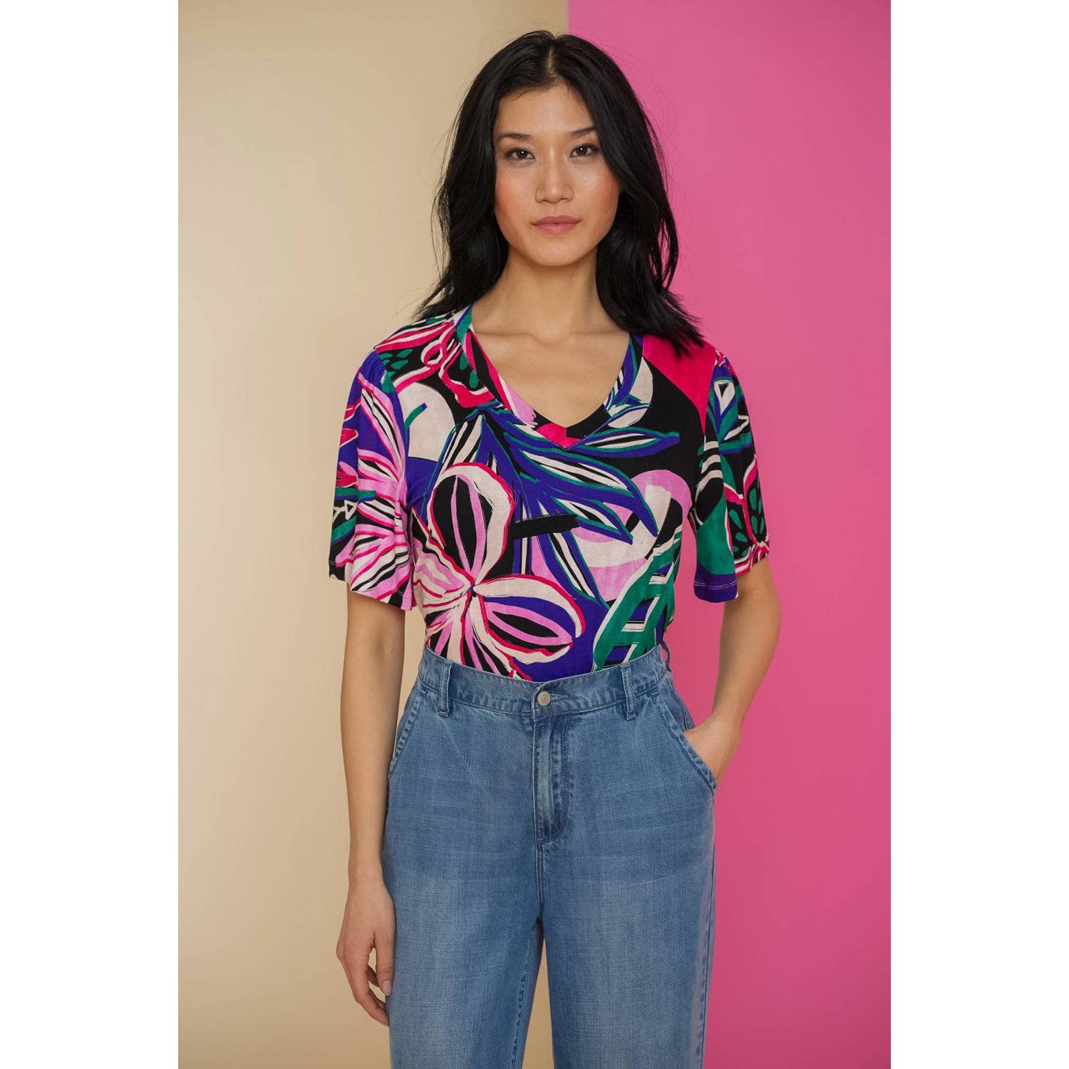 Geisha T-shirt met all over print zwart blauw roze