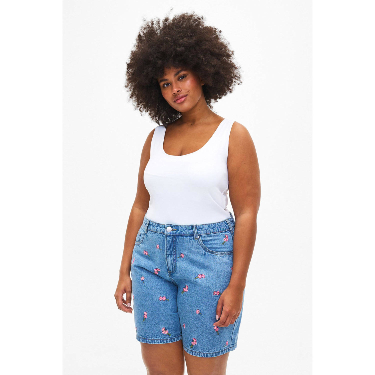 Zizzi gebloemde high waist straight fit denim short medium blue denim