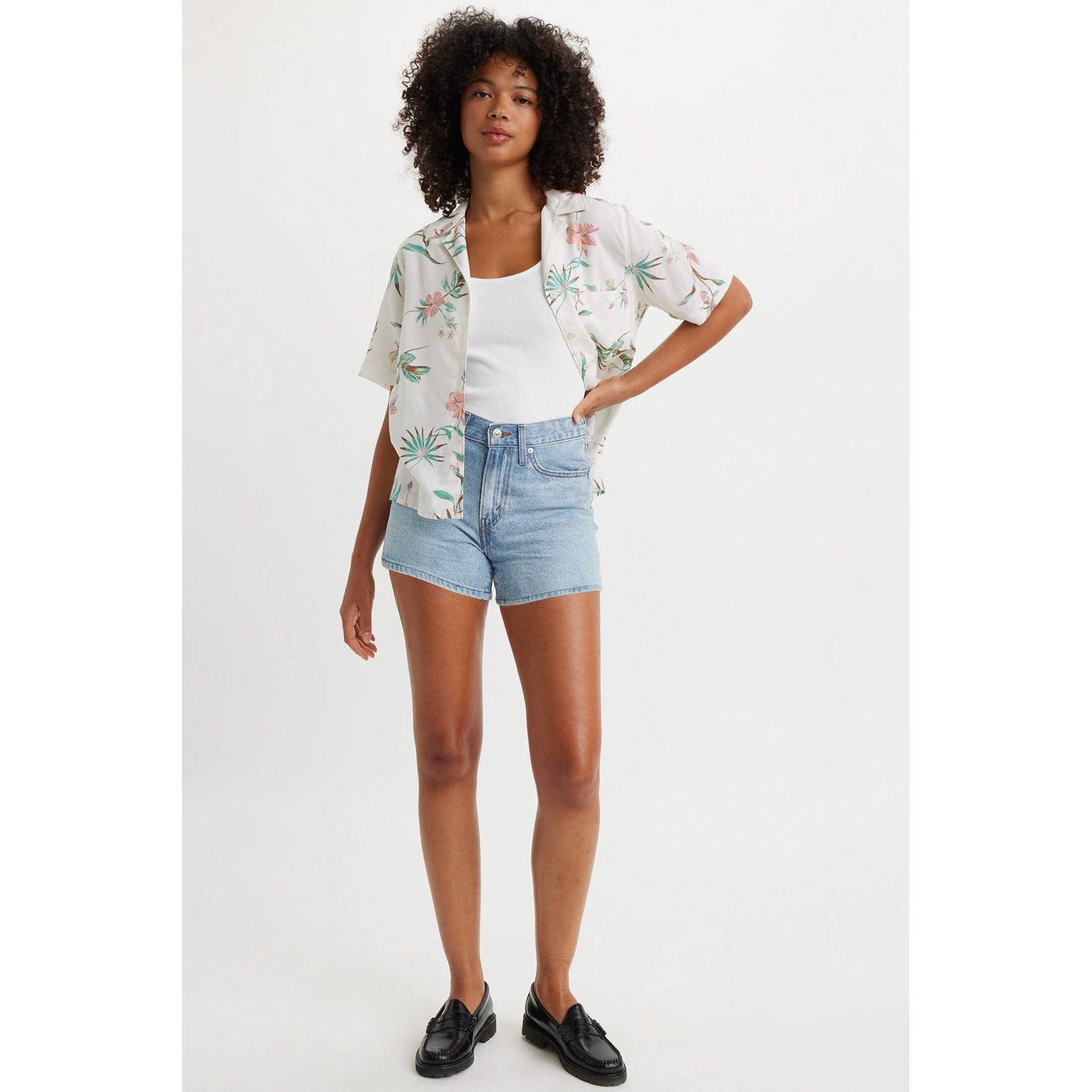 Levi's 80's Mom high waist regular fit short light blue denim