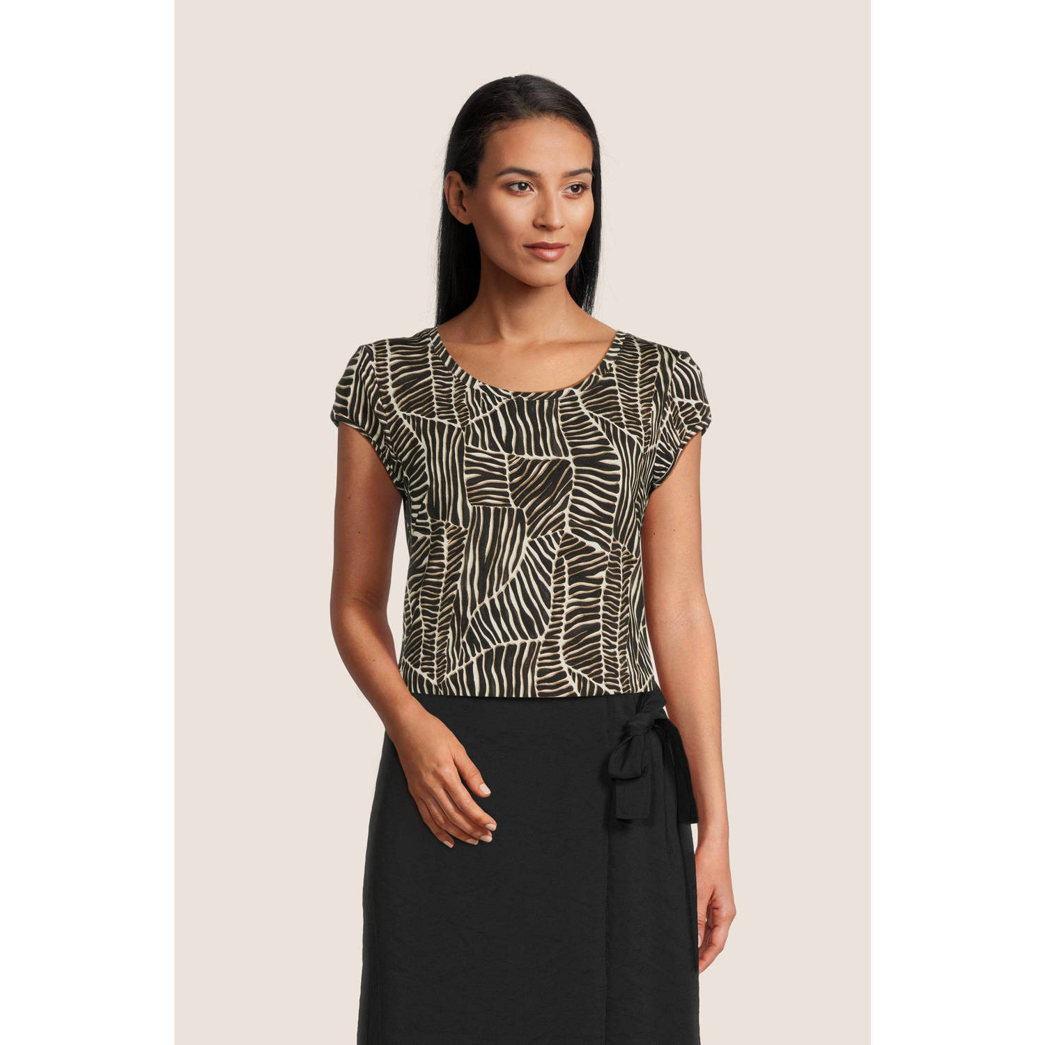 Geisha top met all over print zwart beige ecru