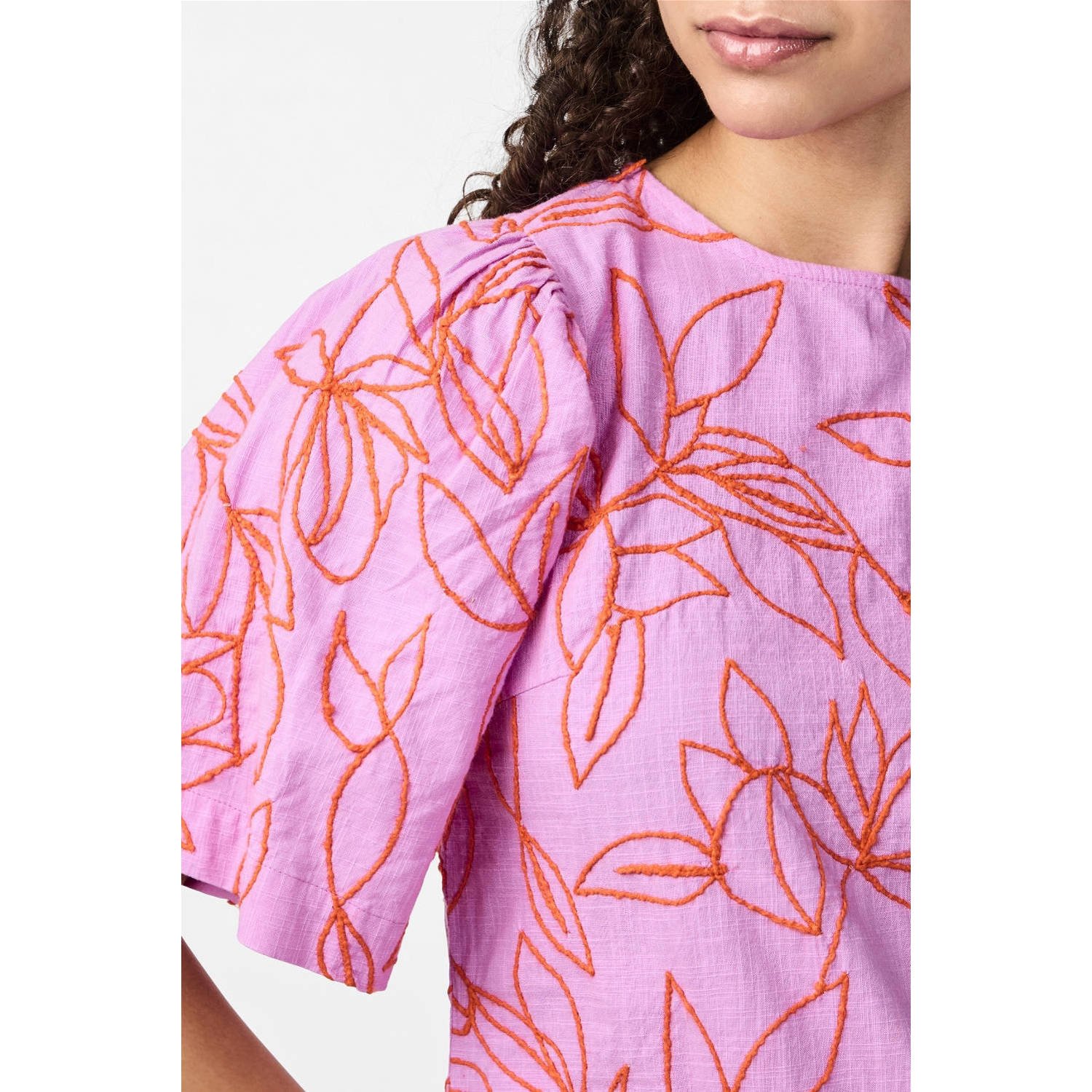 Y.A.S jurk YASCONEA met all over print en borduursels roze lila oranje
