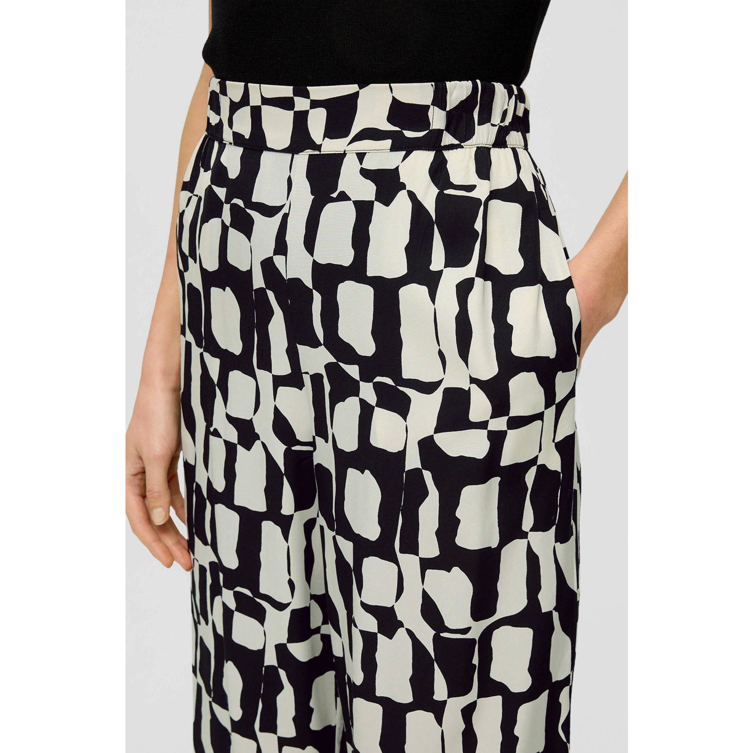 s.Oliver BLACK LABEL high waist straight fit broek met grafische print zwart gebroken wit