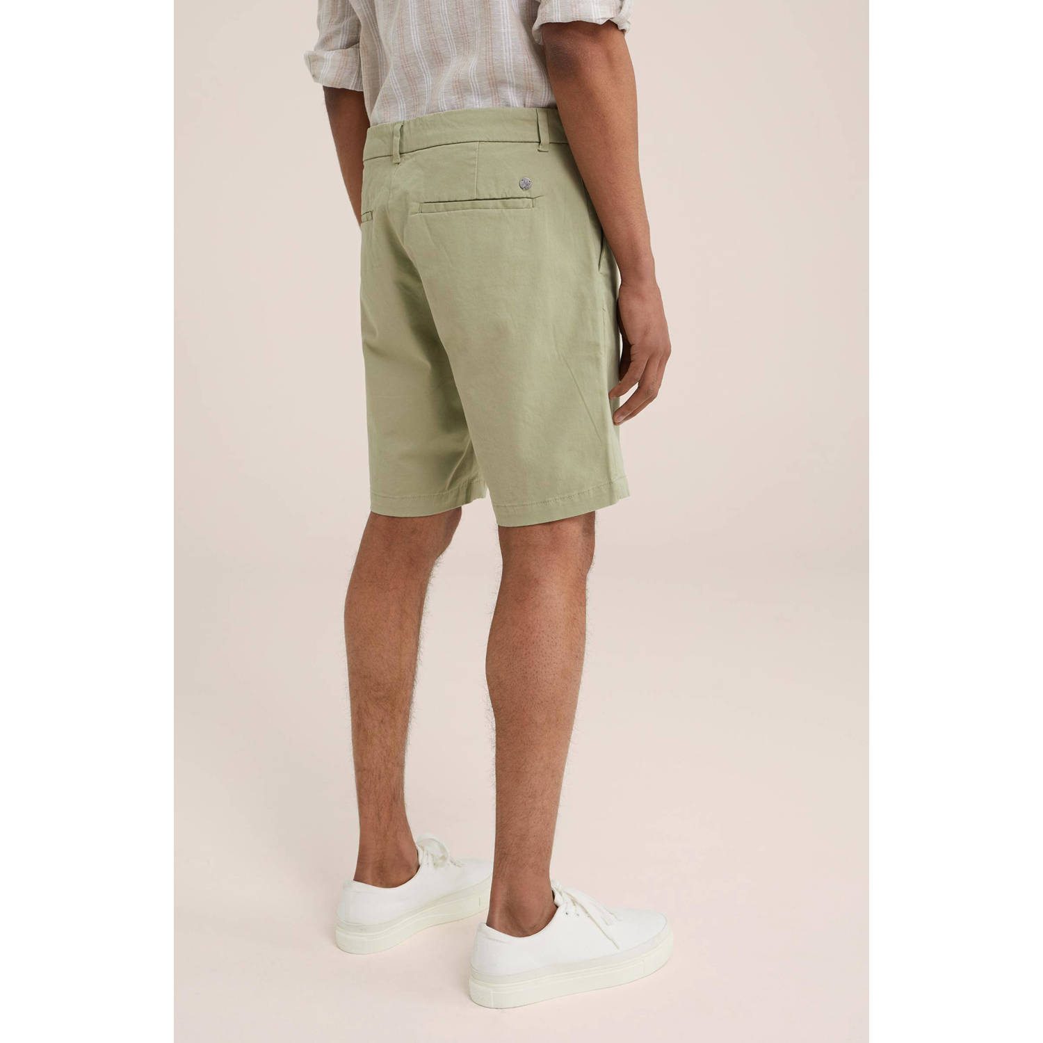 WE Fashion regular fit short lichtgroen