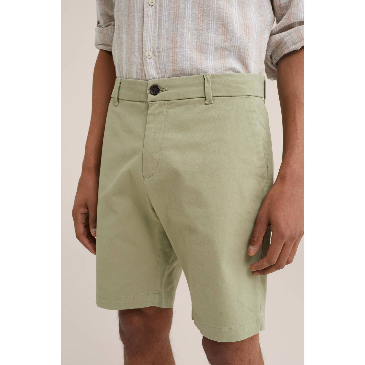 WE Fashion regular fit short lichtgroen