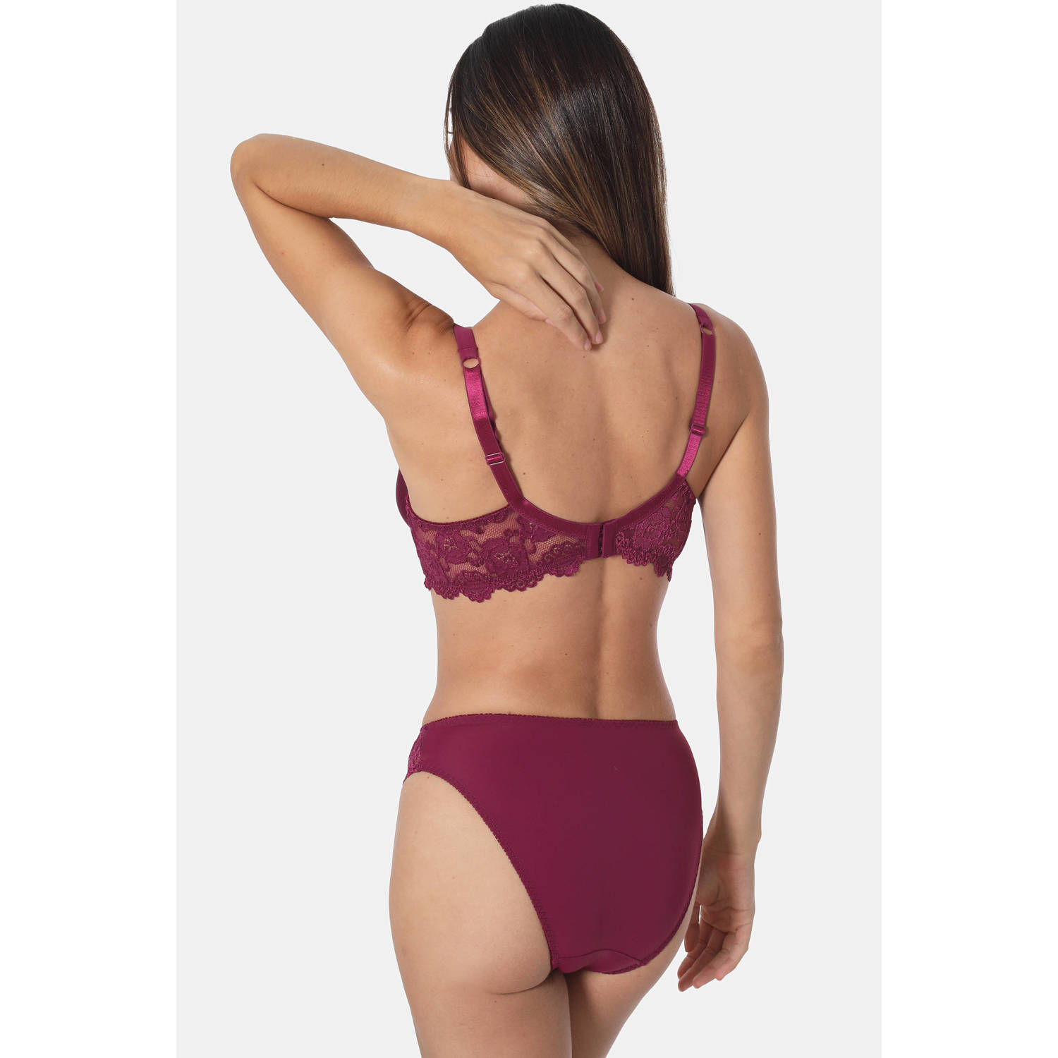 Sassa Mode voorgevormde beugelbh Classic Lace donkerrood