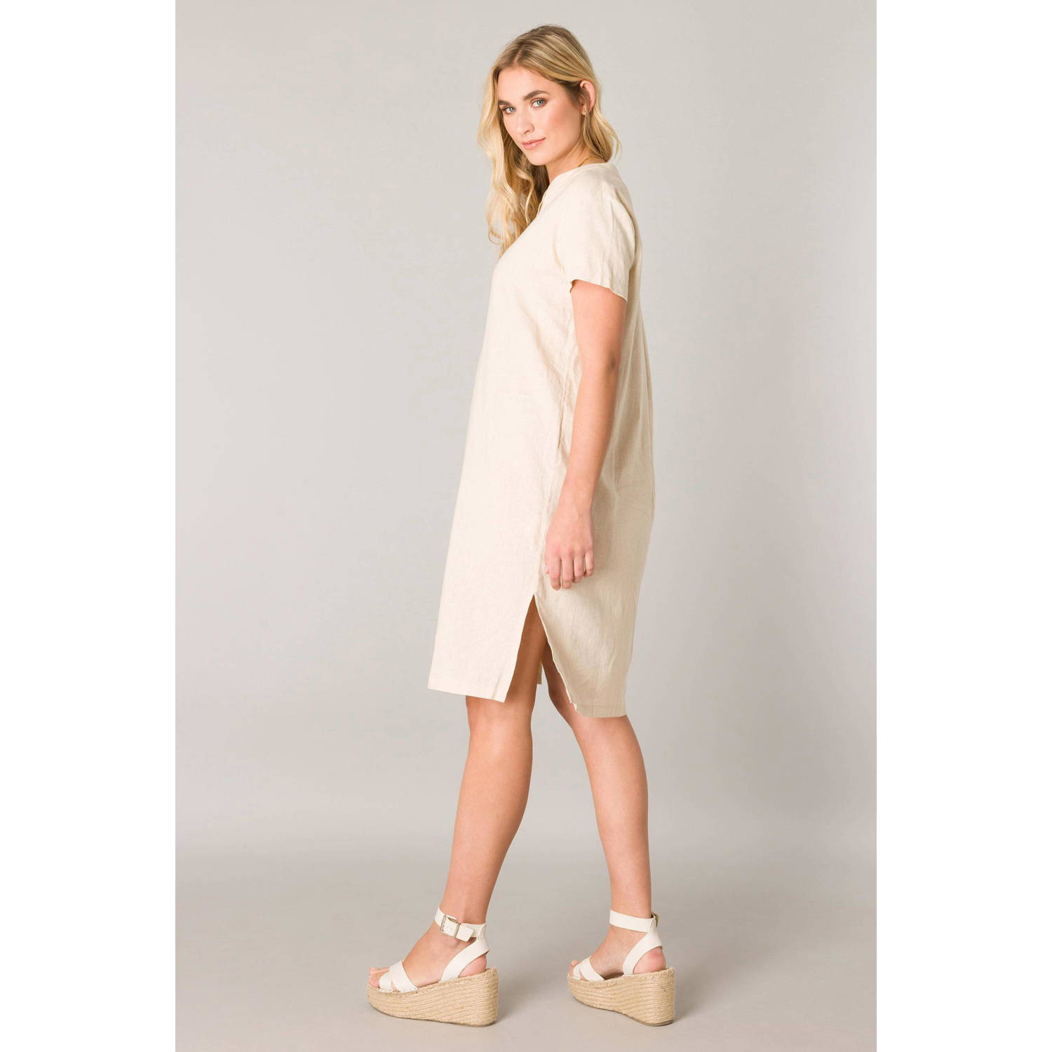 Base Level jurk met linnen Yacin beige