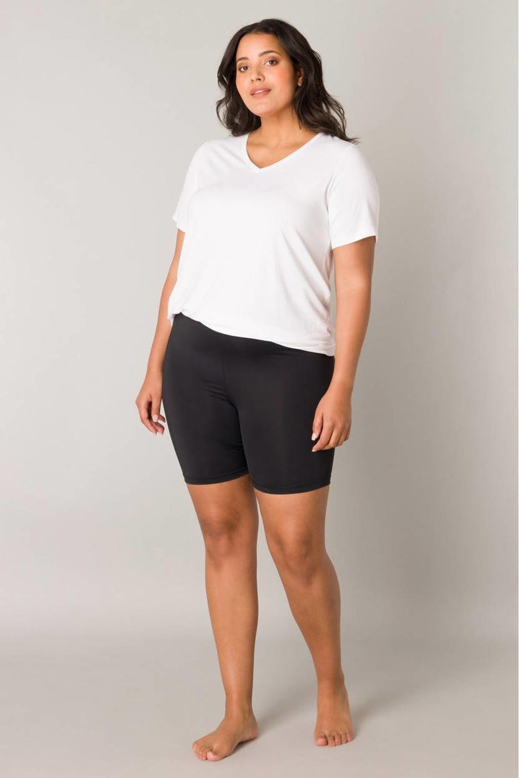 Zwarte dames Base Level Curvy high waist regular fit short Yanissa van polyamide met elastische tailleband en effen