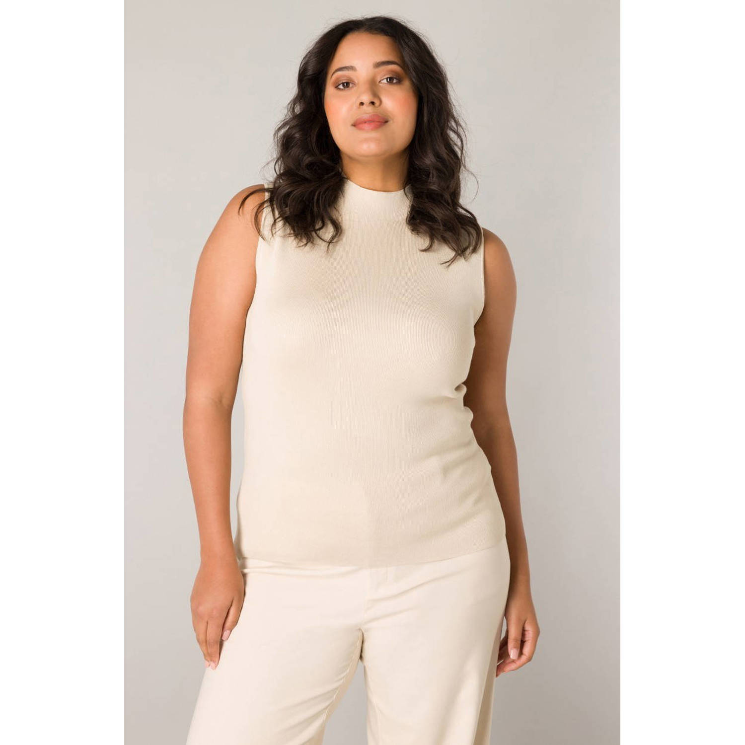 Base Level Curvy top beige