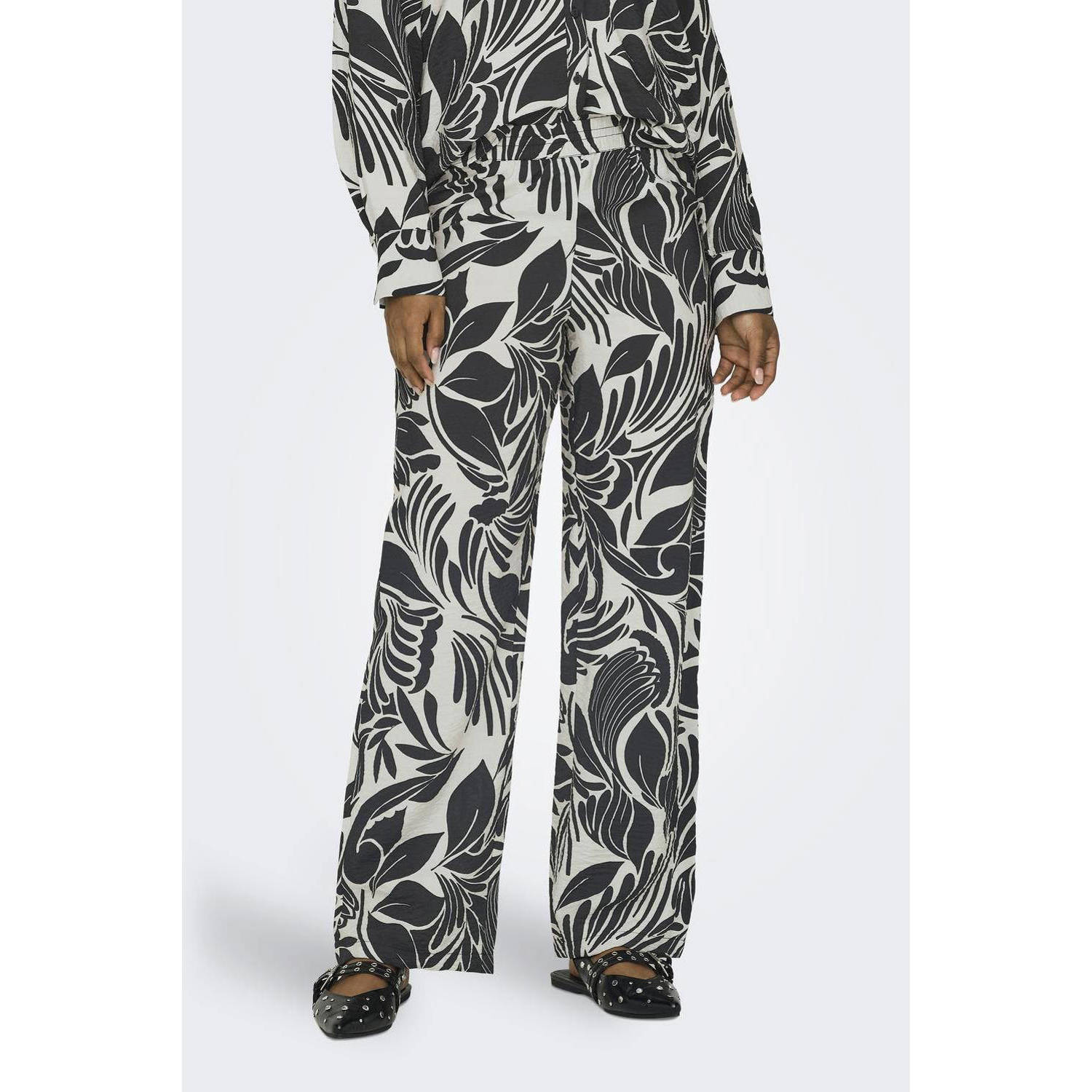 JDY regular fit broek NOA met bladprint zwart wit