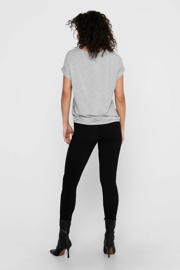 thumbnail: Grijze dames ONLY T-shirt van viscose met effen, kapmouwtjes, ronde hals en omslagdetail