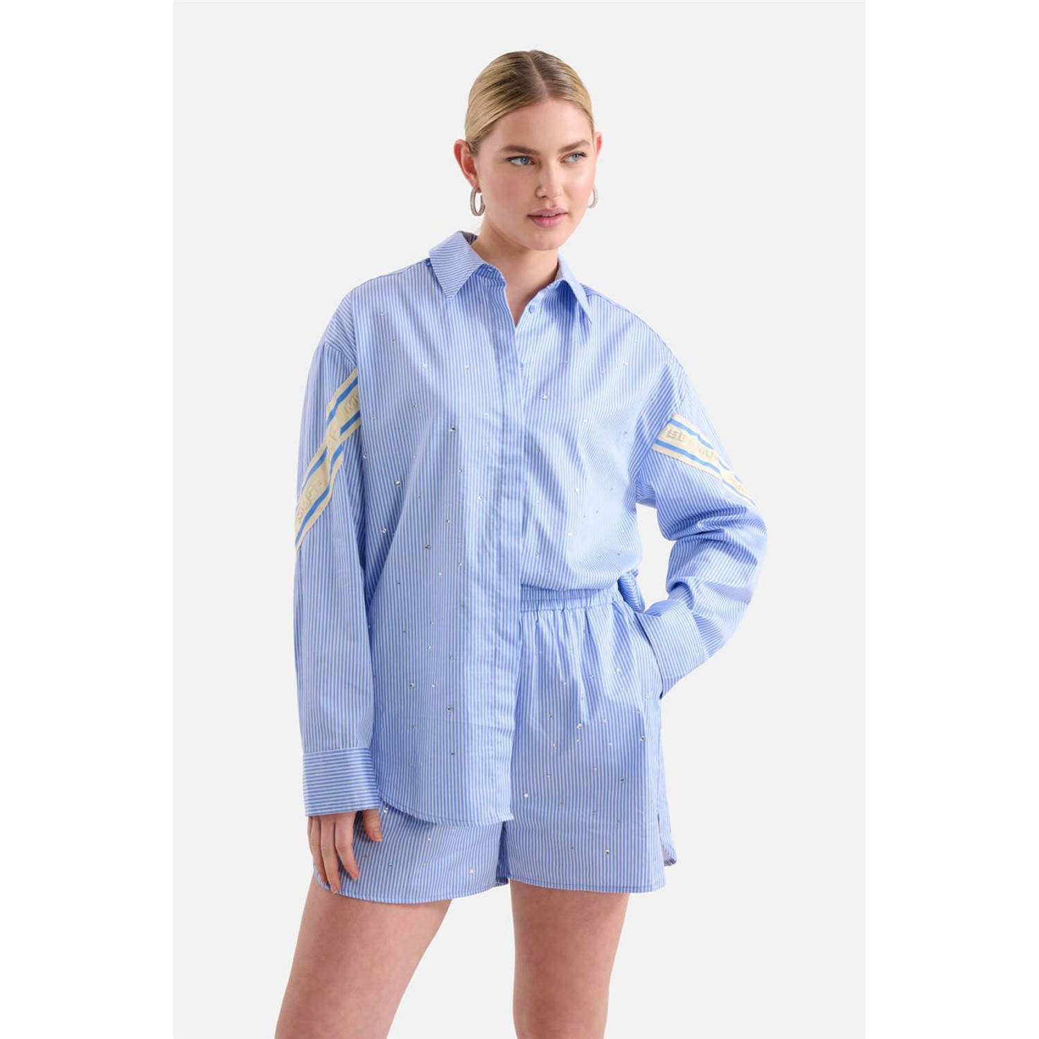 Shoeby blouse met all over print en strass steentjes lichtblauw