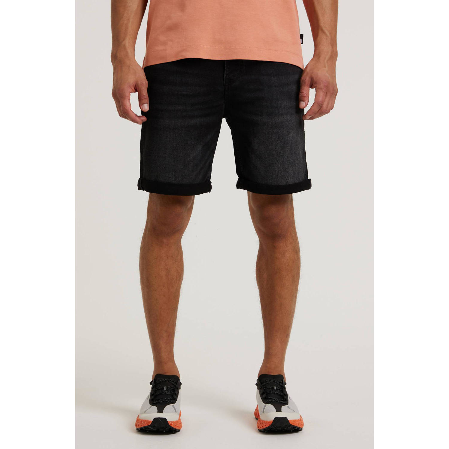CHASIN' slim fit short CROWN.S TRIX black denim