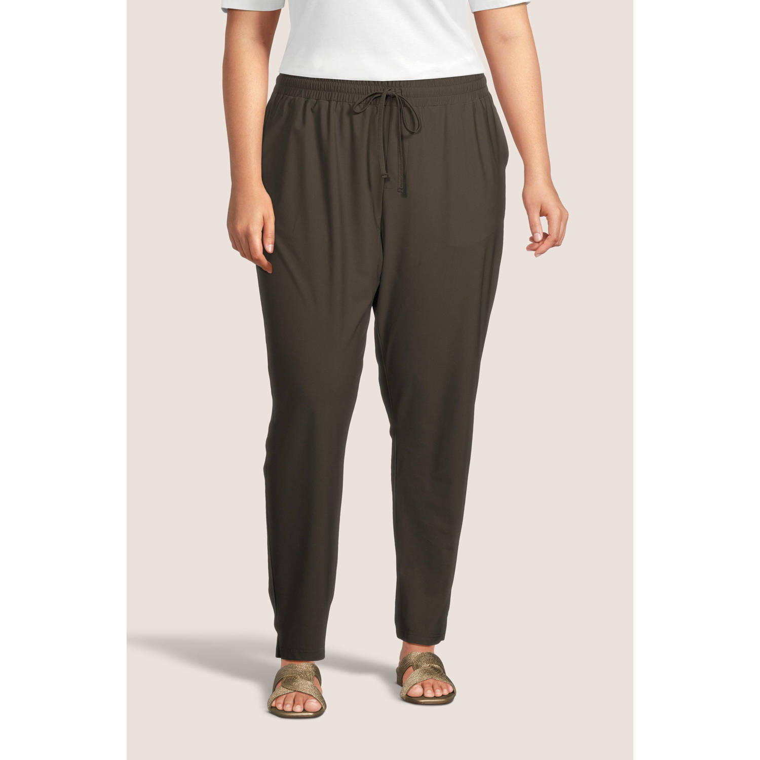 GREAT LOOKS travel slim fit broek khaki