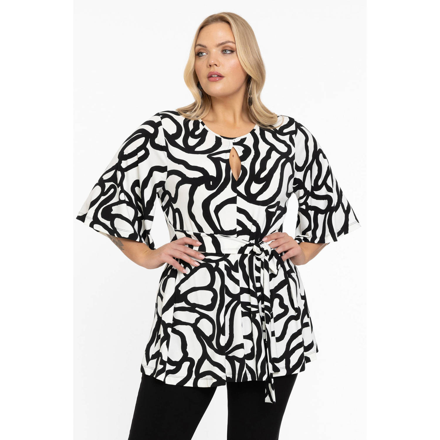 YOEK tuniek met all over print en ceintuur zwart wit