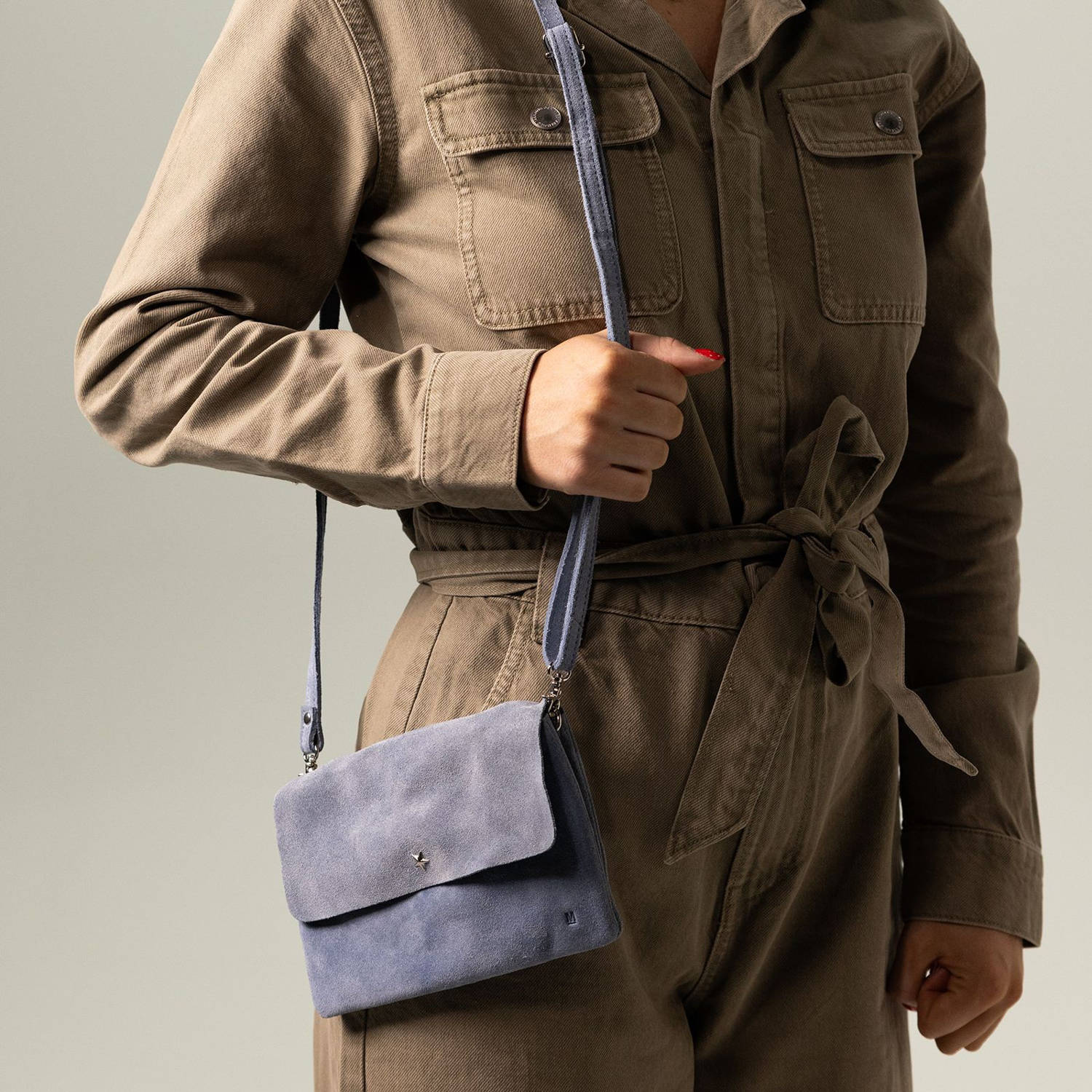 Manfield suede crossbody tas blauw
