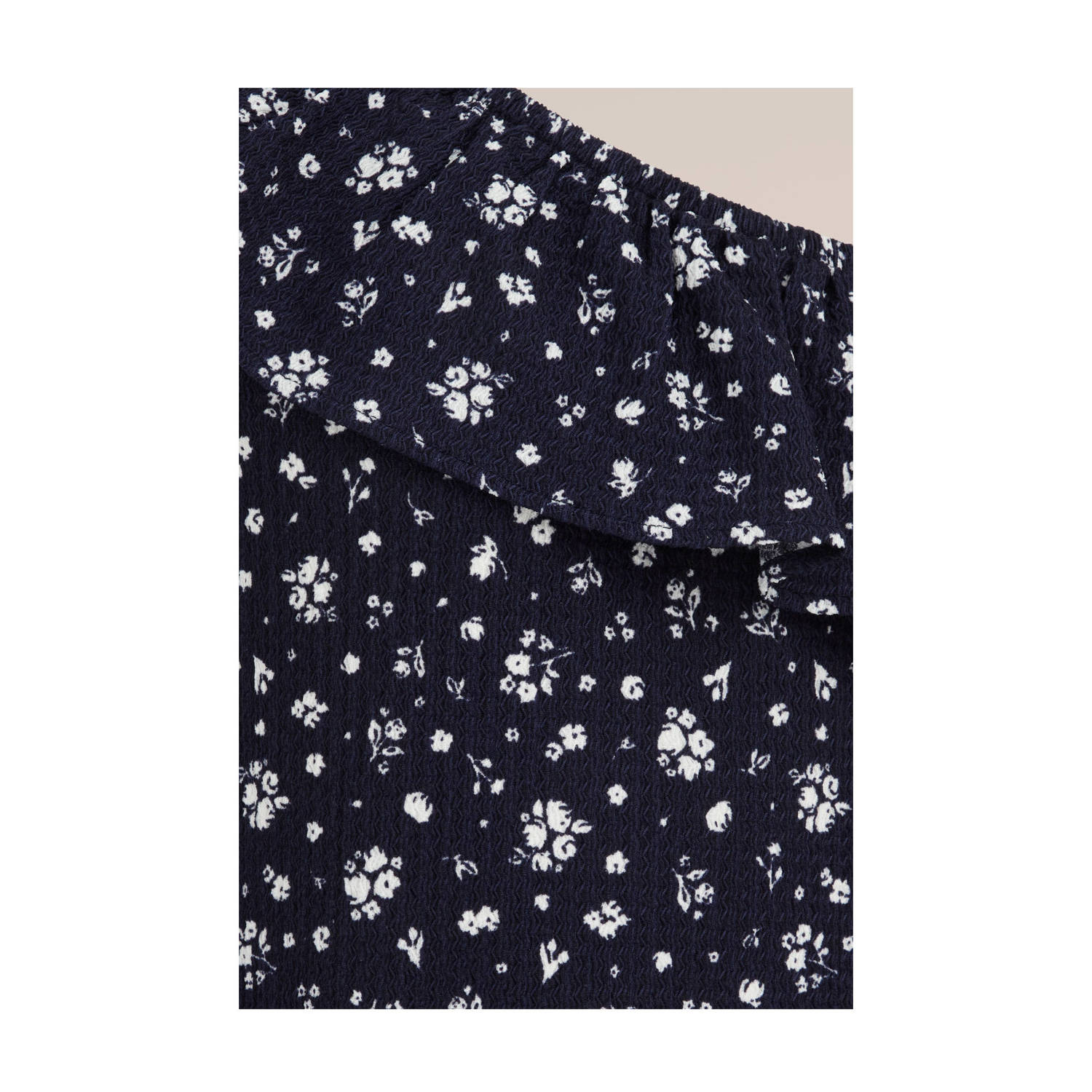 WE Fashion gebloemd one shoulderT-shirt donkerblauw wit