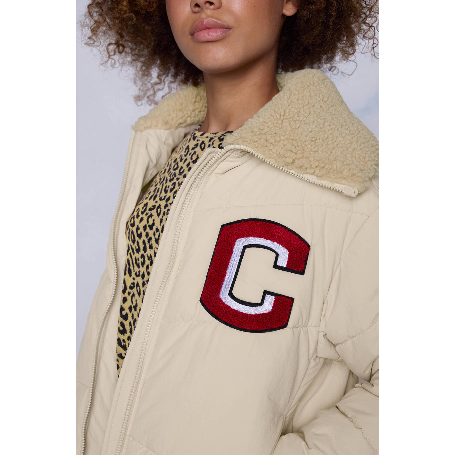 Coolcat Puffer Winterjas Joyce met Teddy Kraag Zand