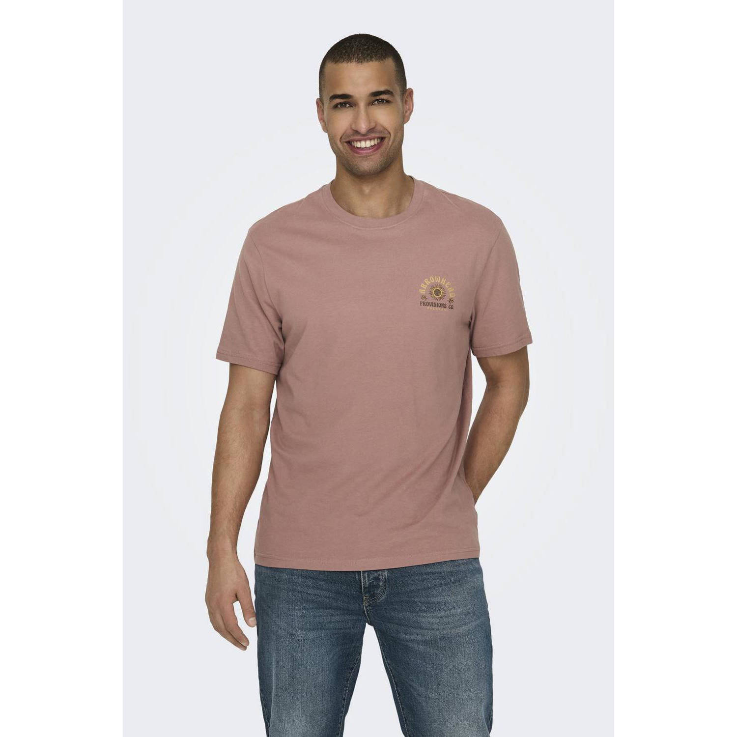 ONLY & SONS regular fit T-shirt ONSMANUEL met backprint bruin