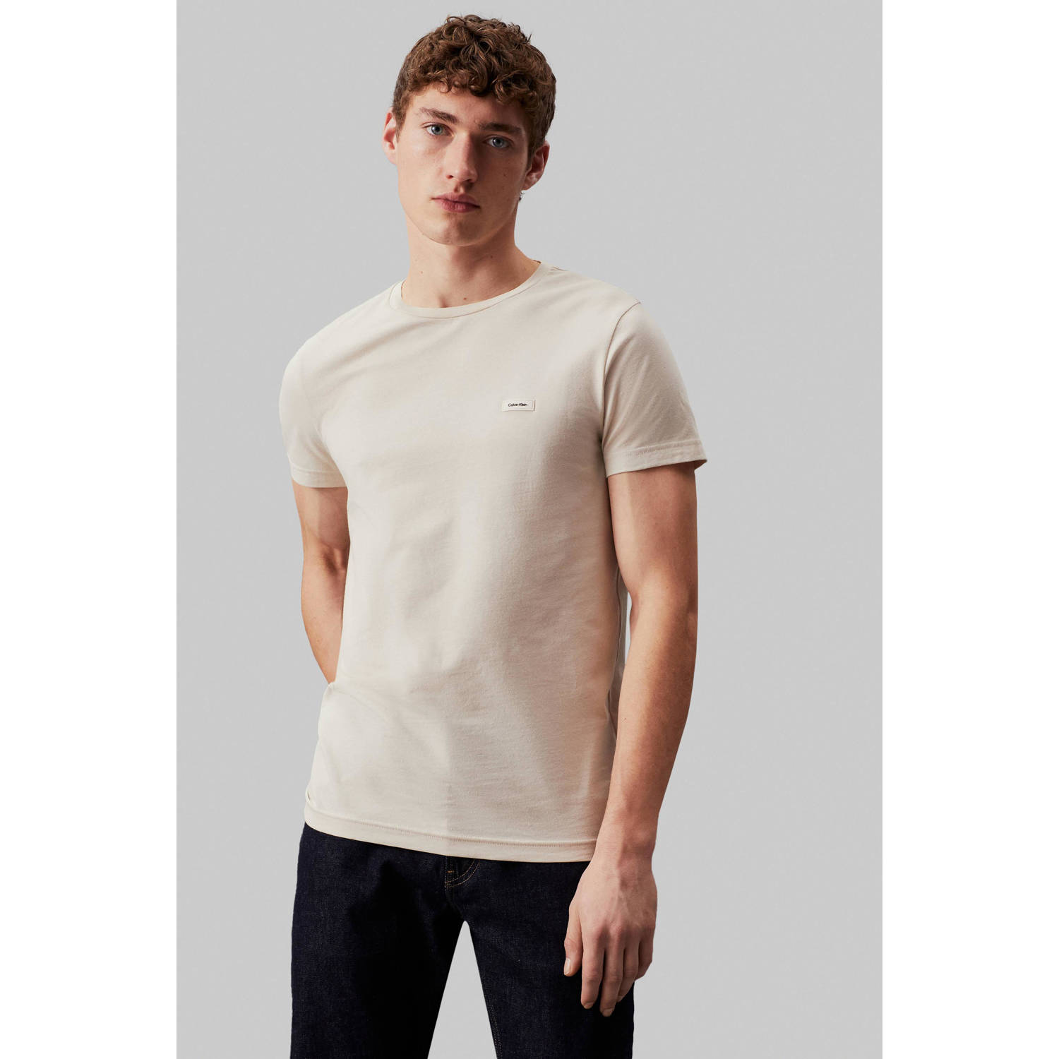 Calvin Klein slim fit T-shirt met logo stony beige